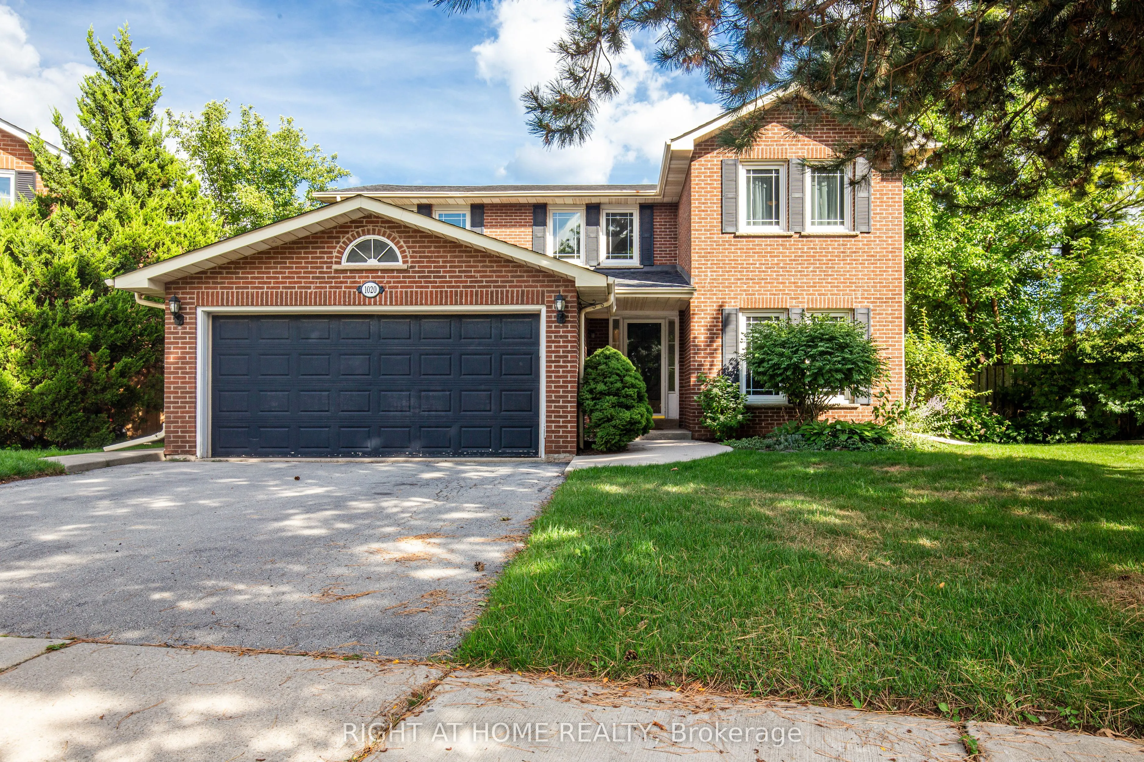 1020 Roxborough Drive