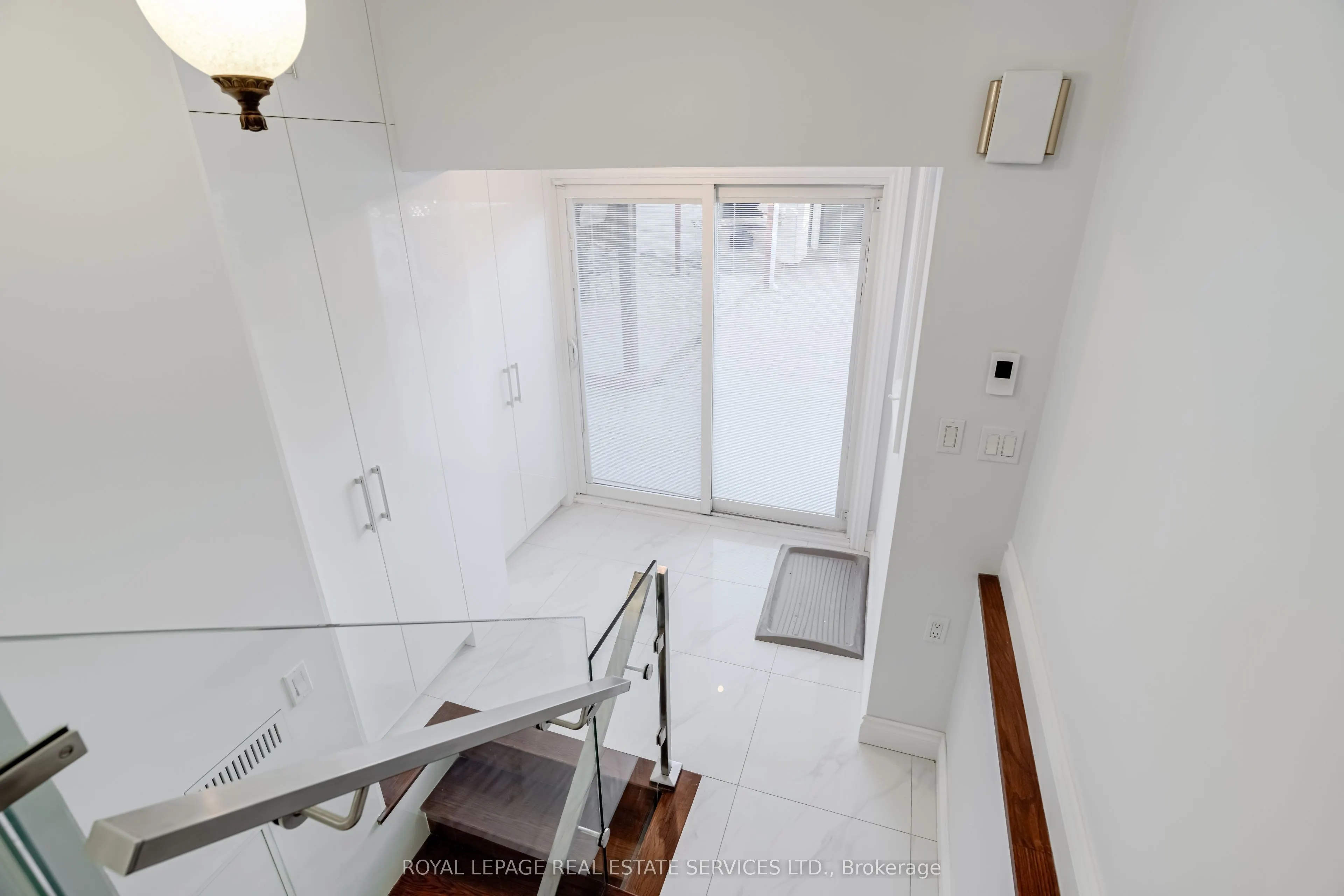 94 Wallace Avenue, #Main Floor B