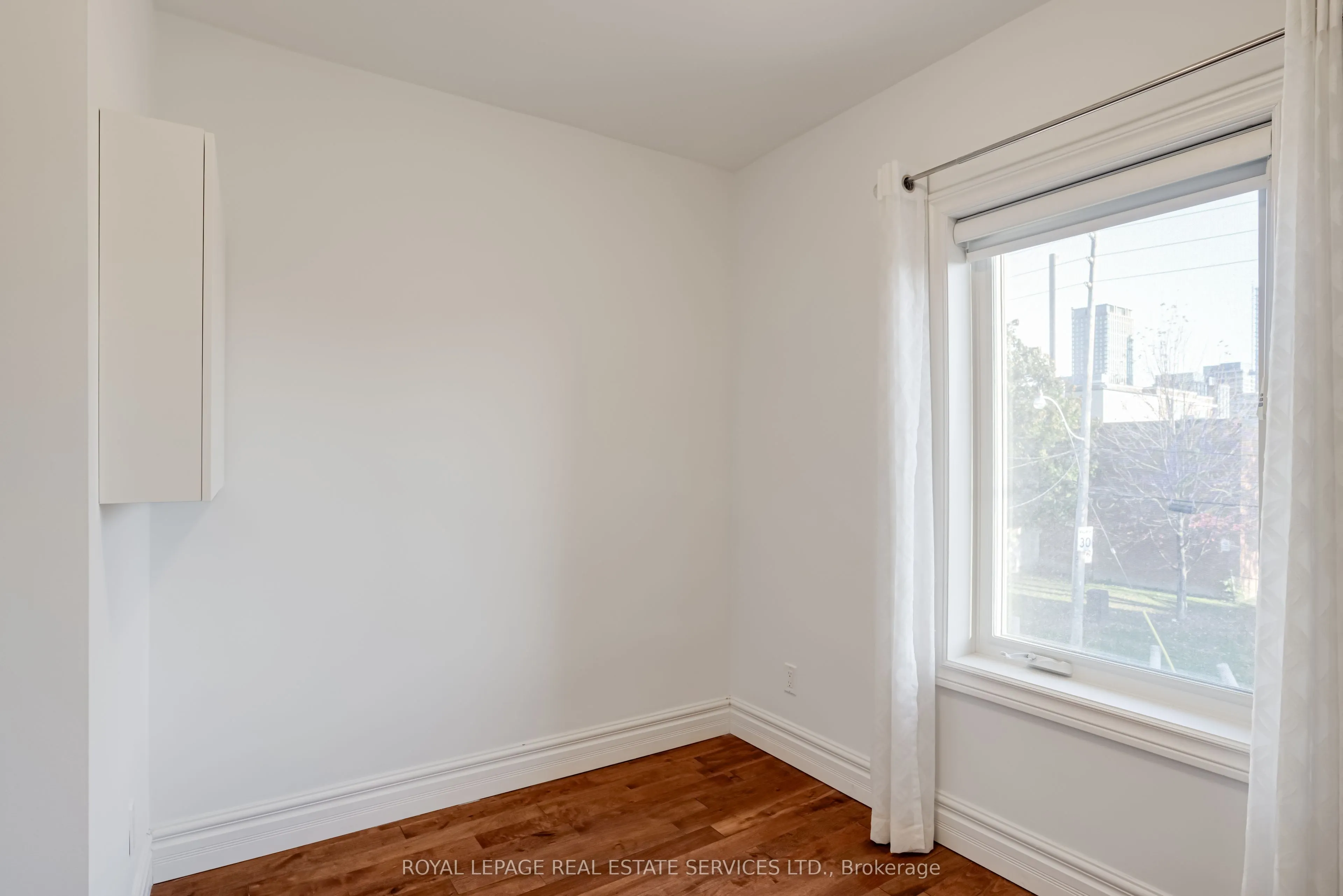 94 Wallace Avenue, #2nd Flr, 2 bdrm + Den/Din