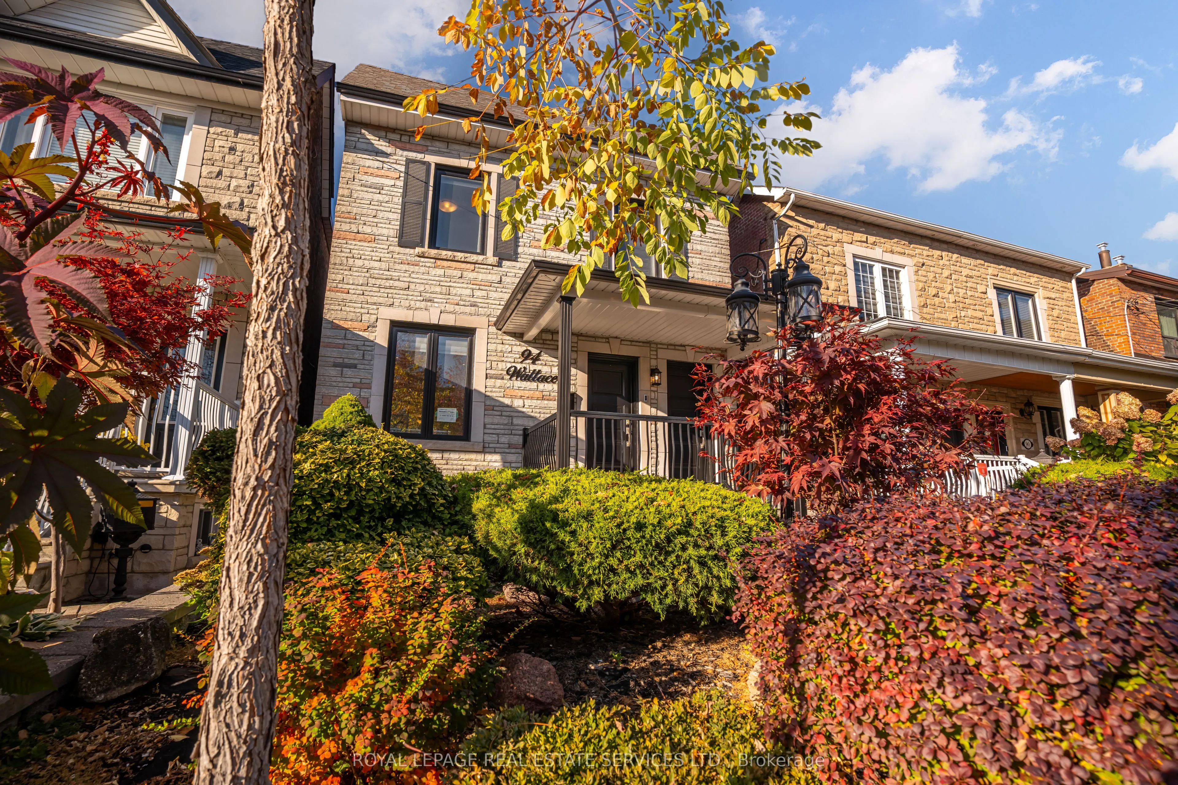 94 Wallace Avenue, #2nd Flr, 2 bdrm + Den/Din