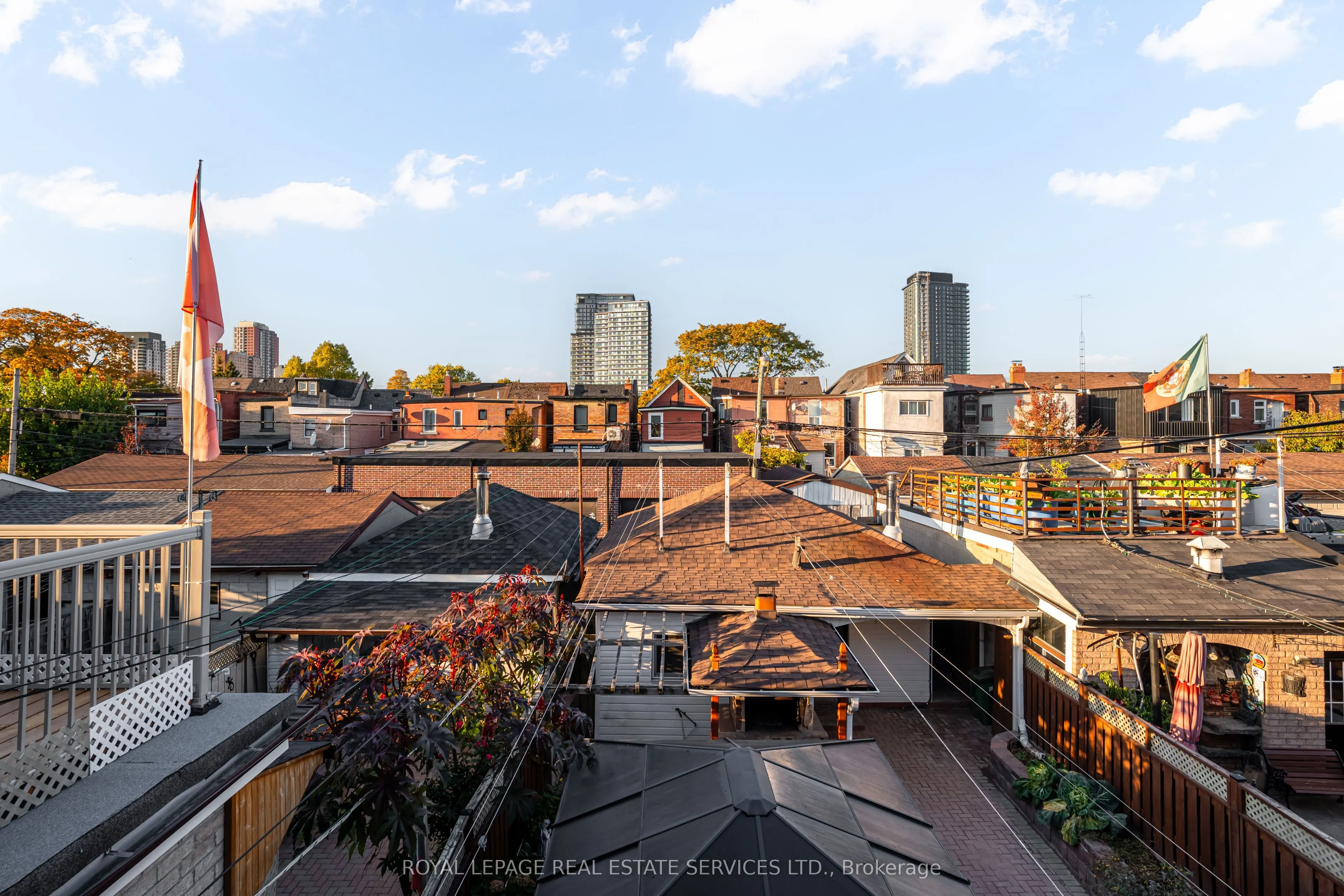 94 Wallace Avenue, #2nd Flr, 2 bdrm + Den/Din