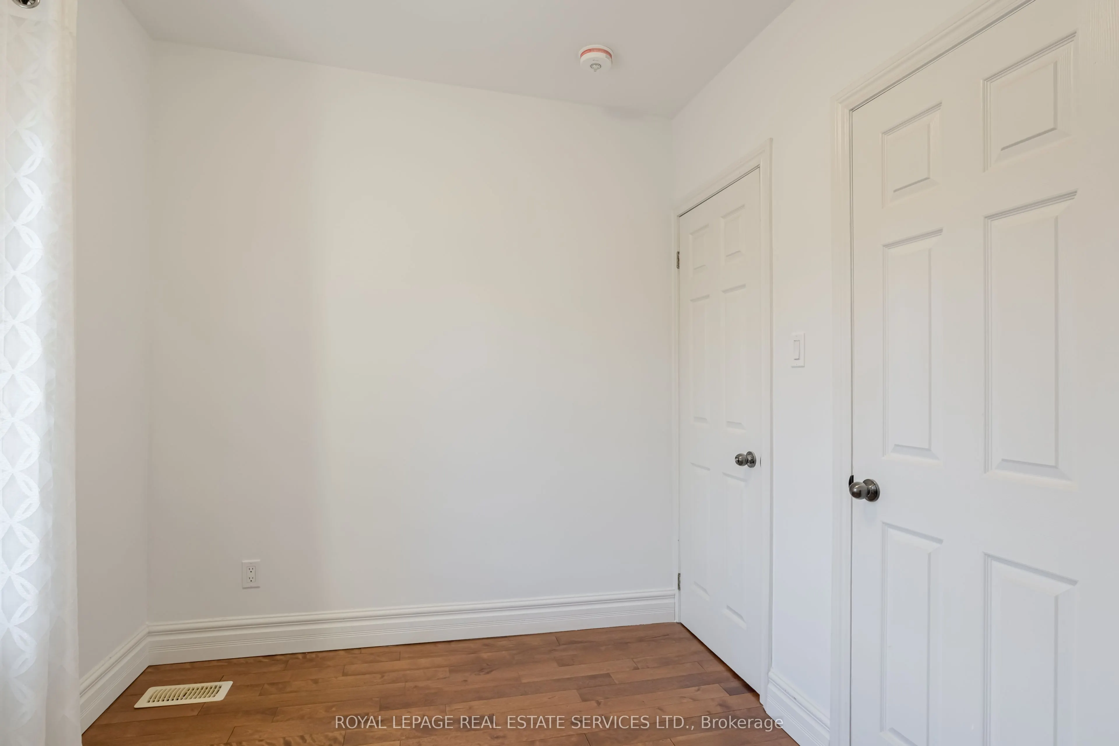 94 Wallace Avenue, #2nd Flr, 2 bdrm + Den/Din