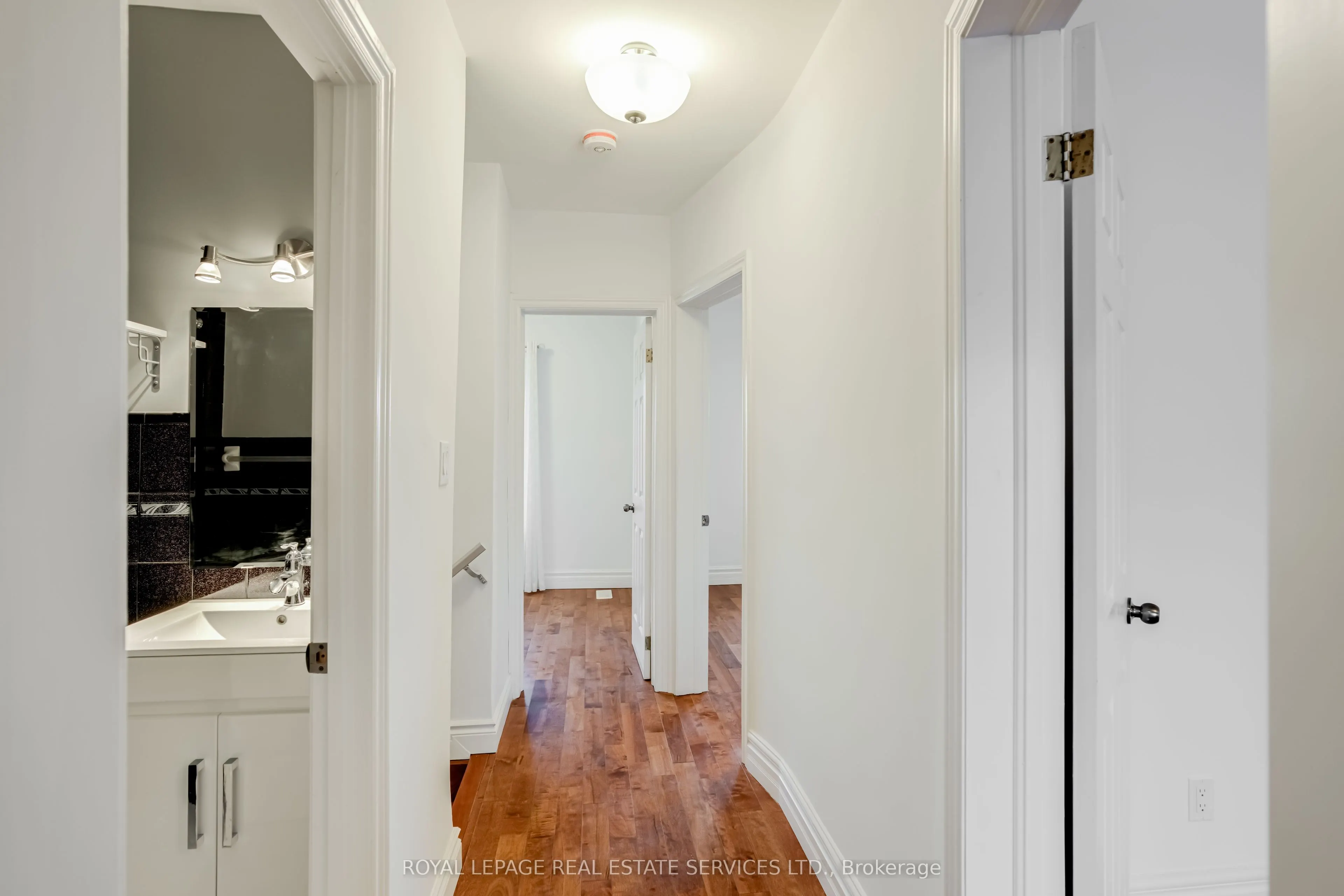 94 Wallace Avenue, #2nd Flr, 2 bdrm + Den/Din