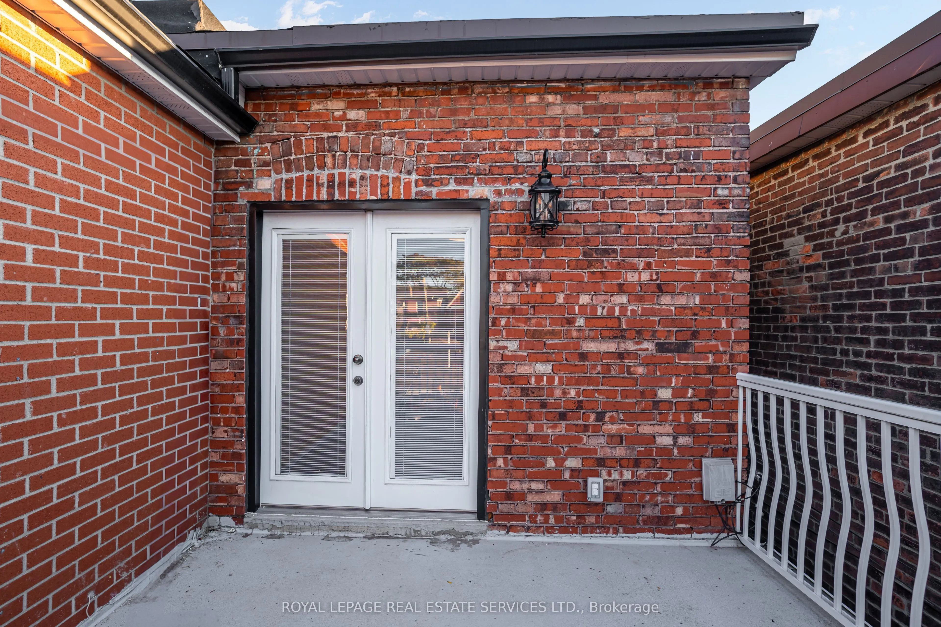 94 Wallace Avenue, #2nd Floor