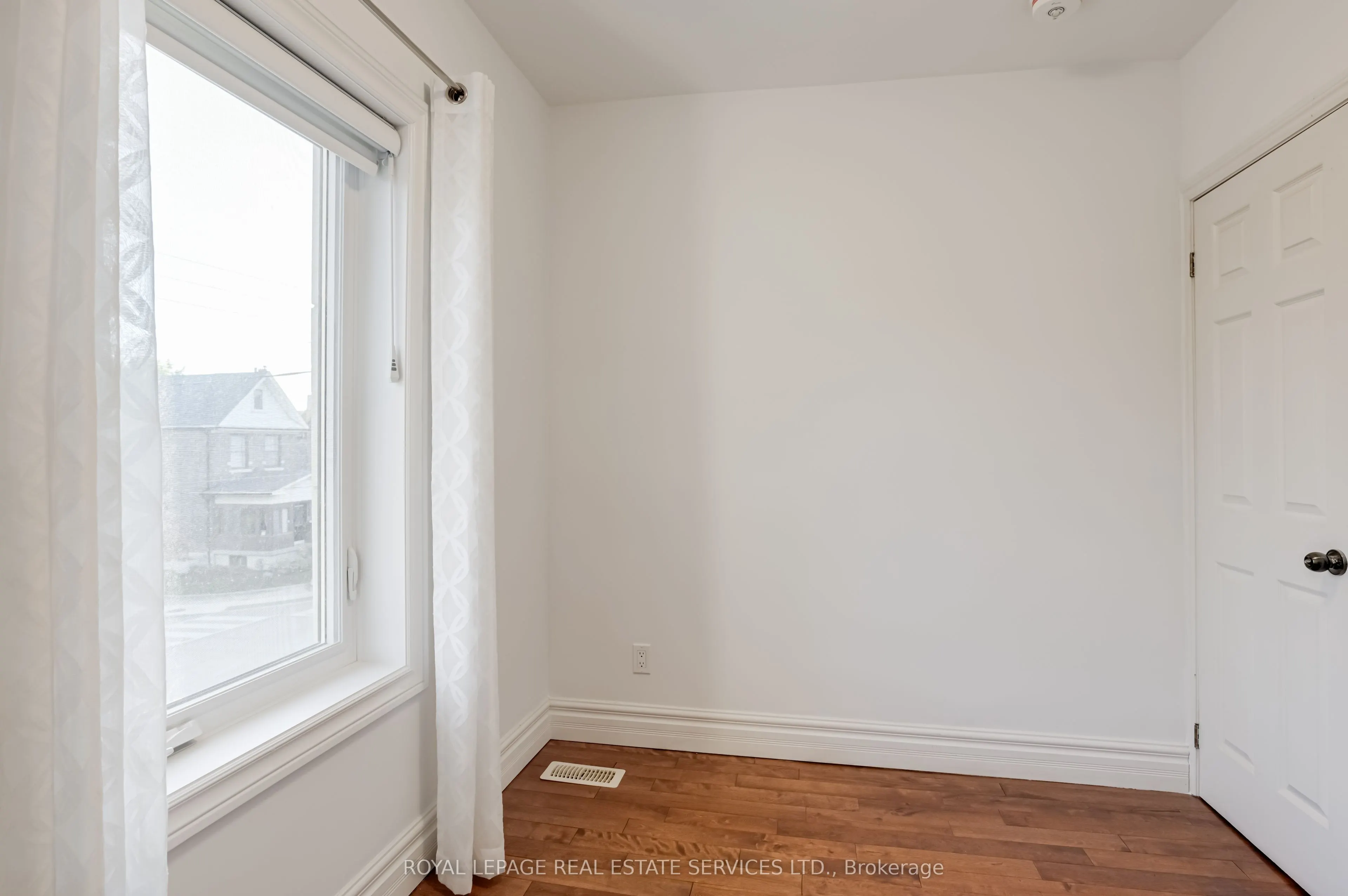 94 Wallace Avenue, #2nd Flr, 2 bdrm + Den/Din