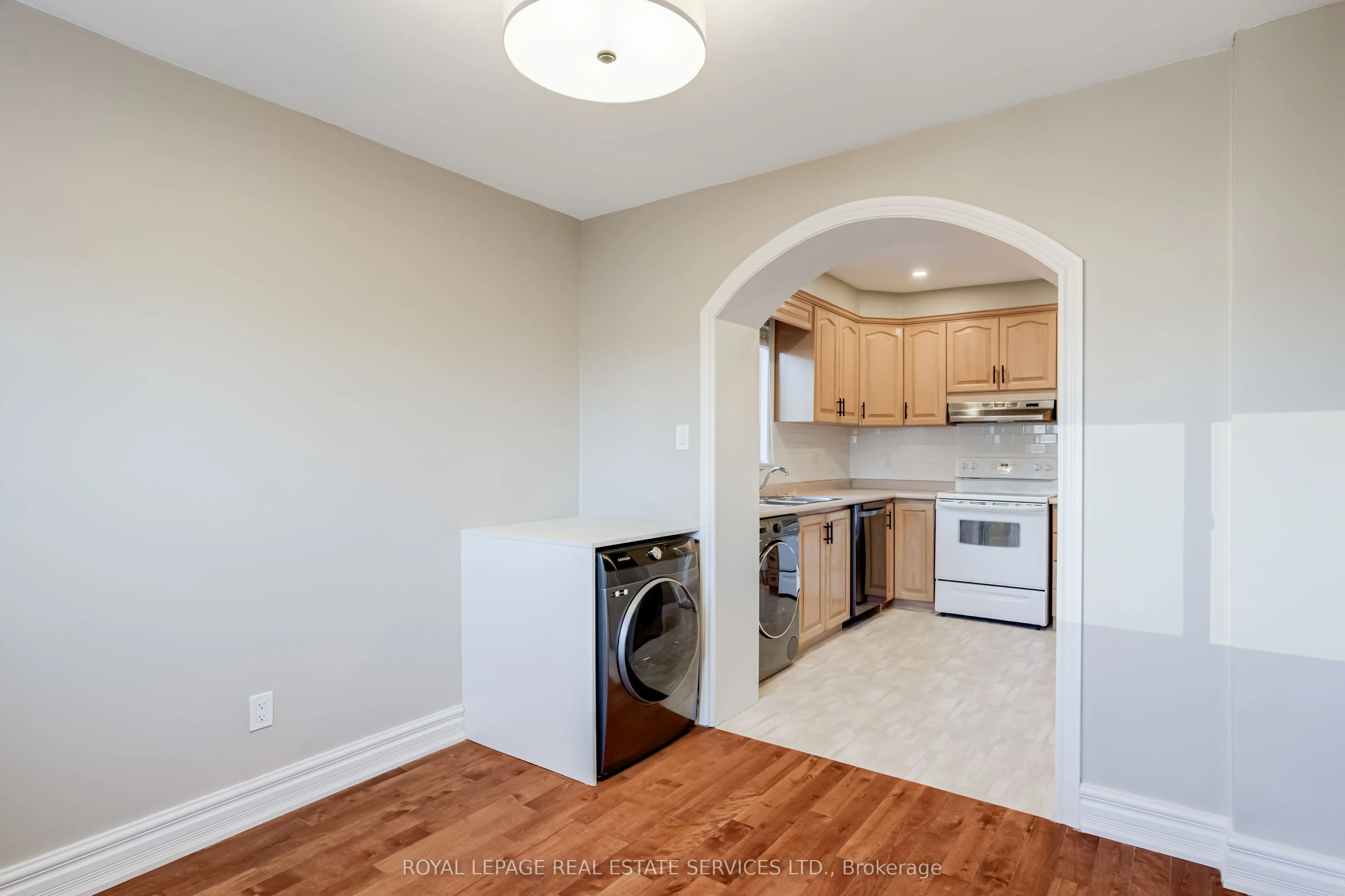 94 Wallace Avenue, #2nd Flr, 2 bdrm + Den/Din