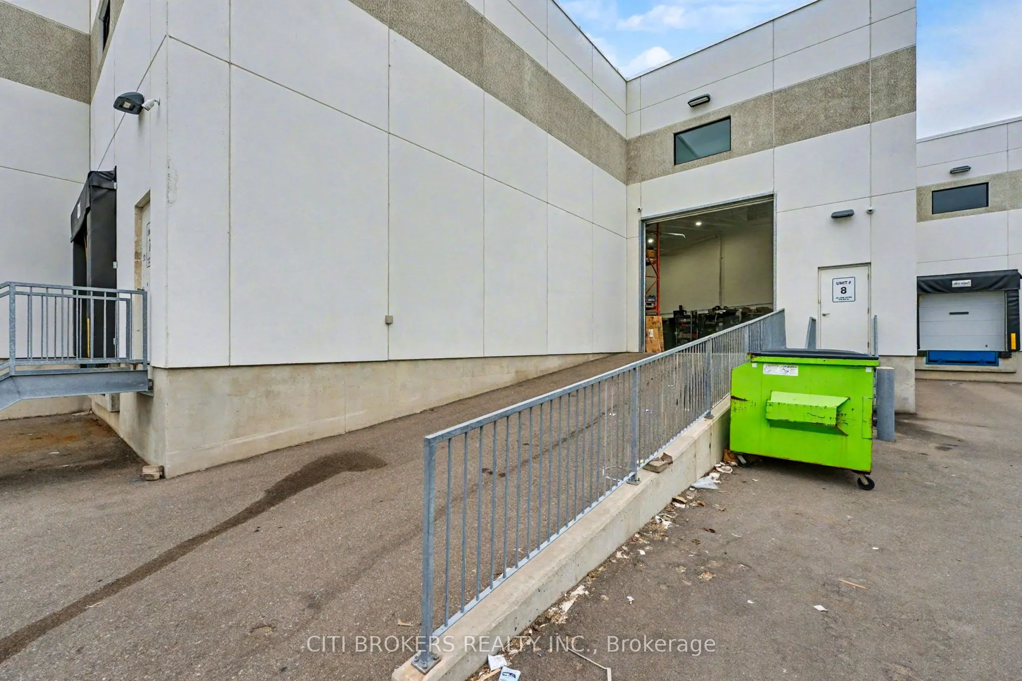 20 Lightbeam Terrace, #B8