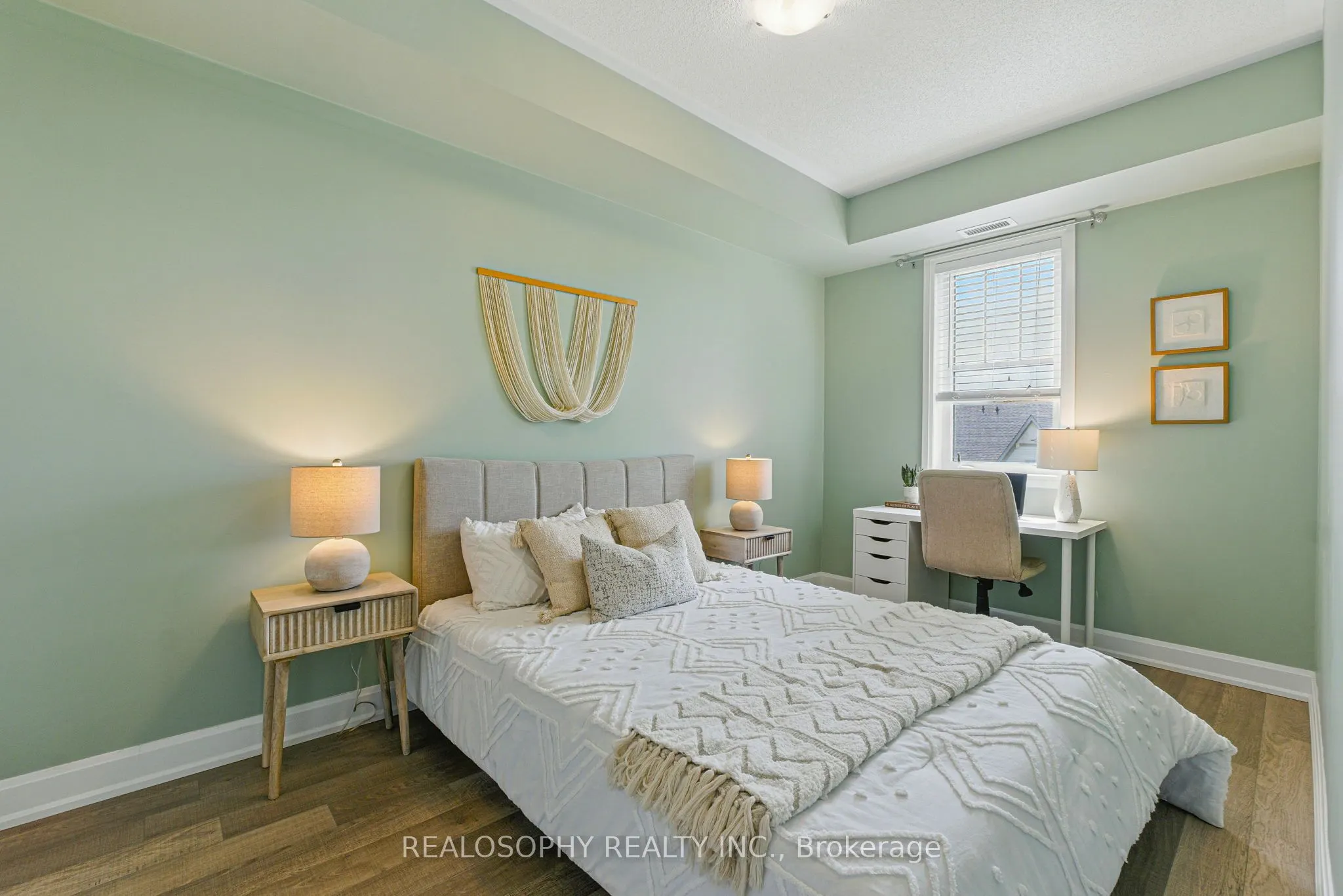 2333 Sawgrass Drive, #304