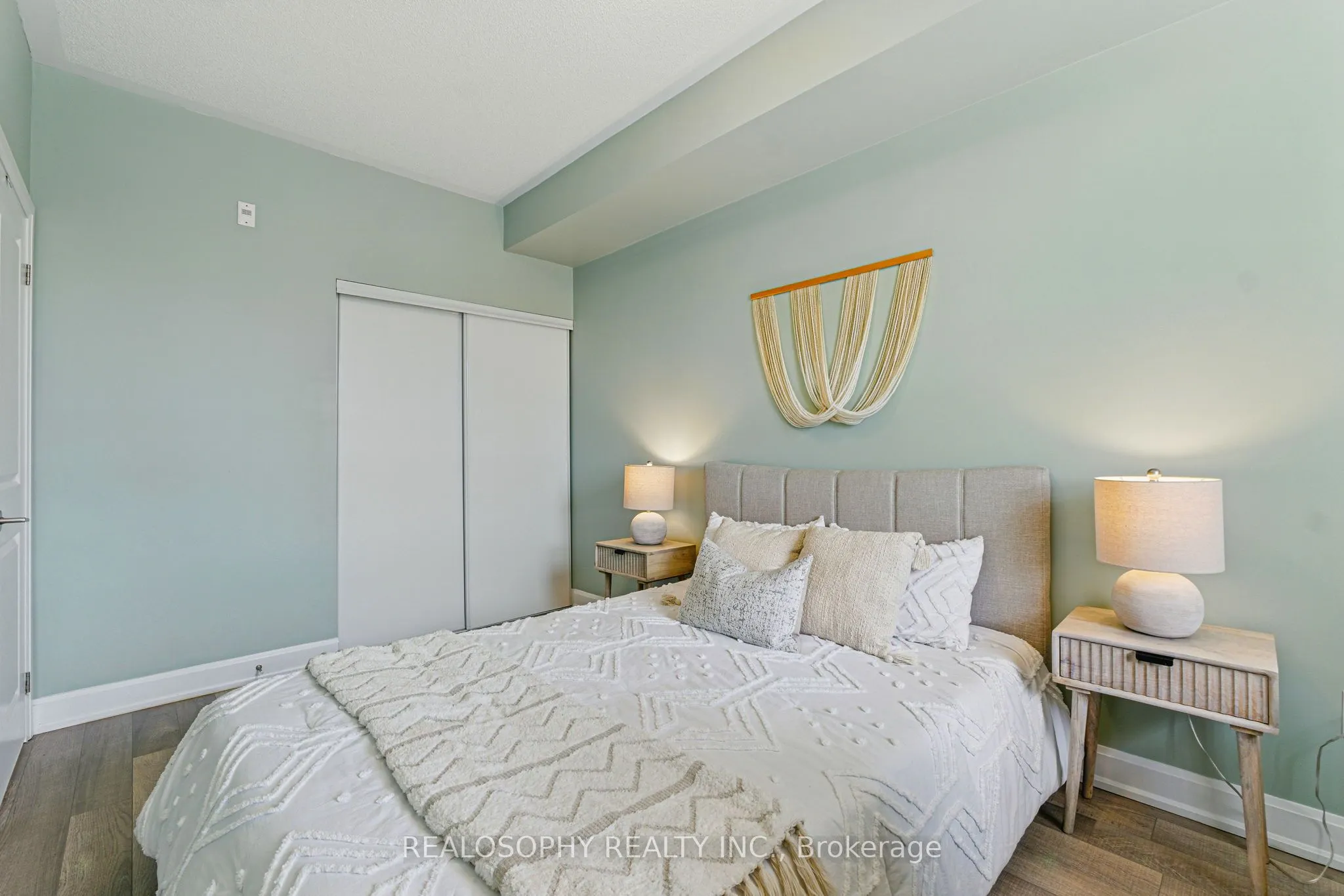 2333 Sawgrass Drive, #304