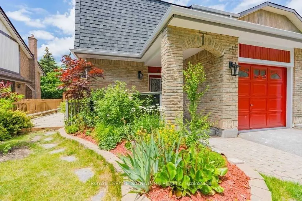 48 Lawndale Crescent, #Main