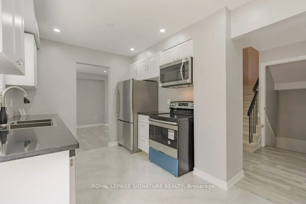 48 Lawndale Crescent, #Main