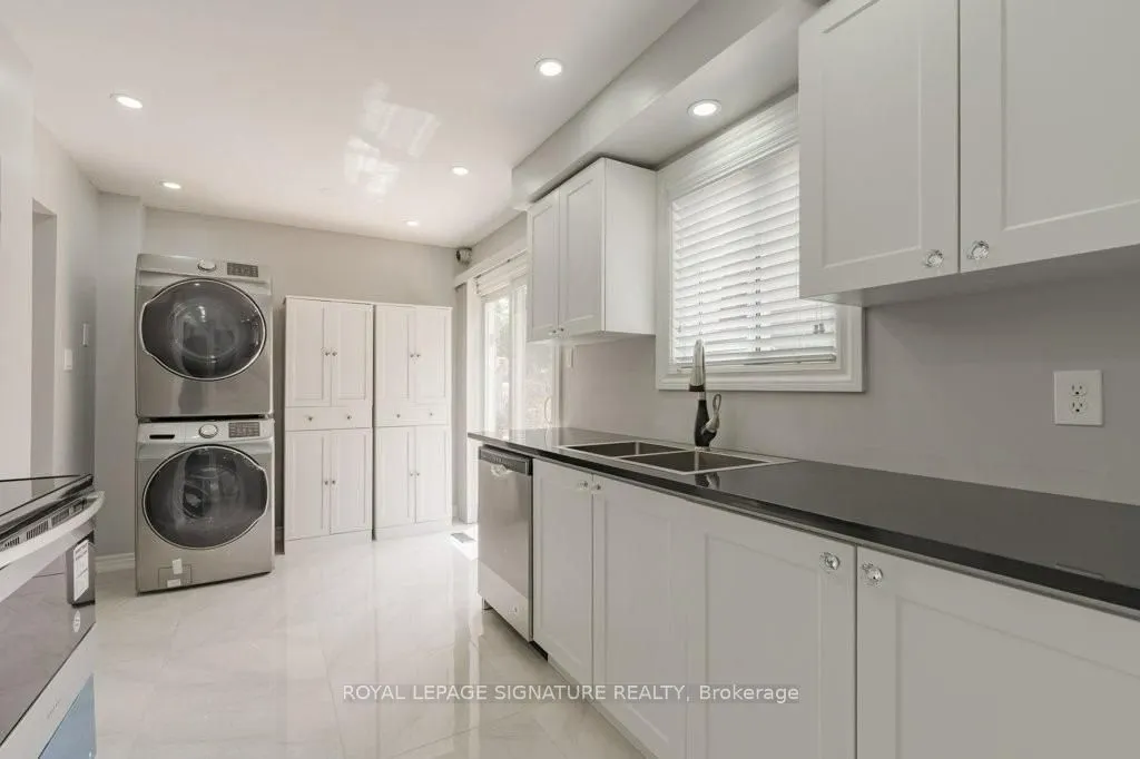 48 Lawndale Crescent, #Main