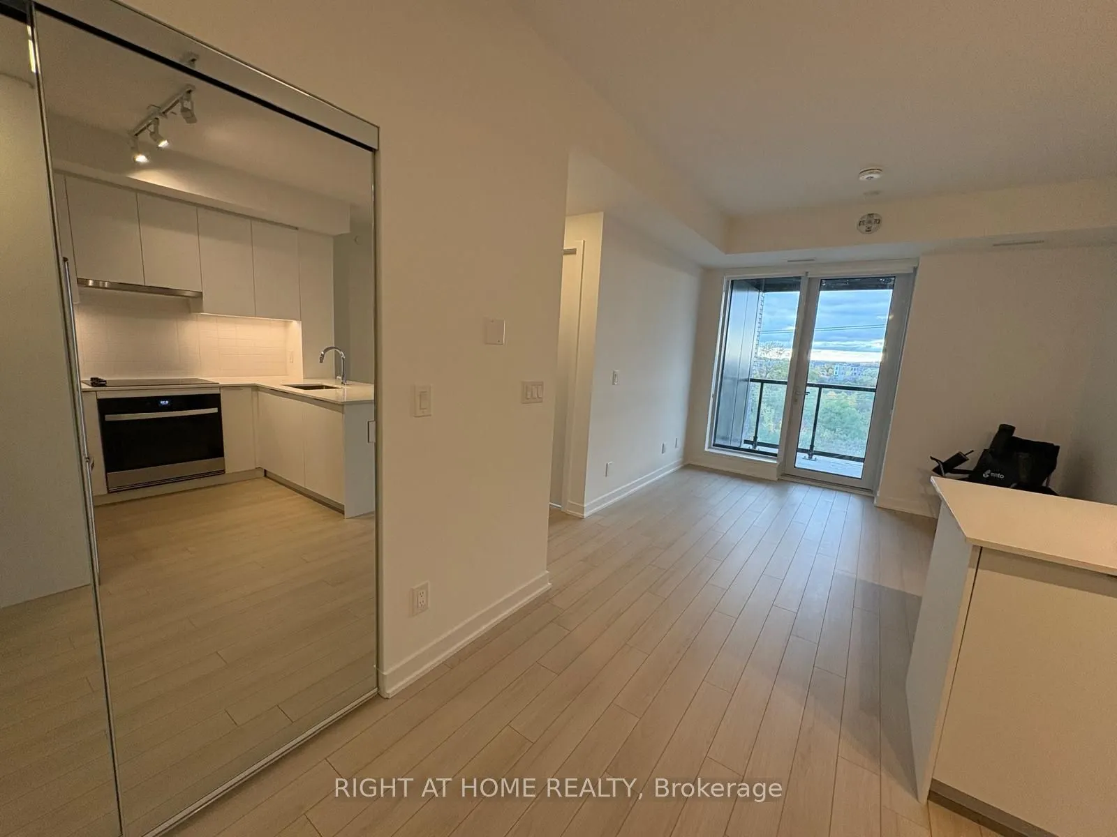 3071 Trafalgar Road, #410