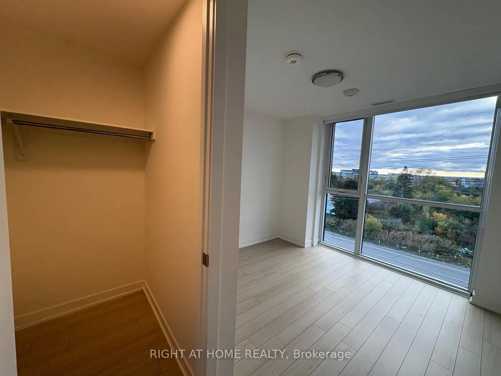 3071 Trafalgar Road, #410