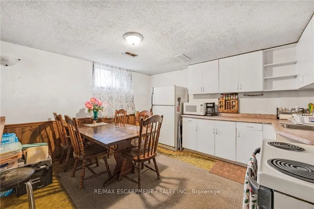 1196 Dowland Crescent