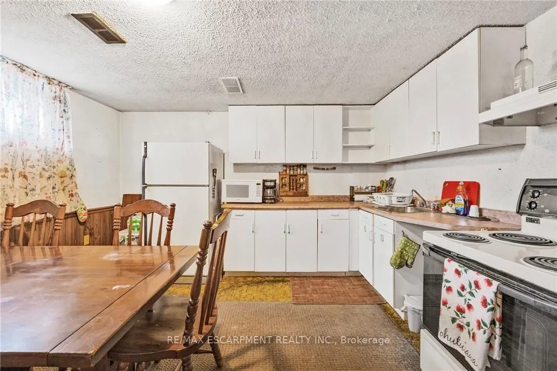 1196 Dowland Crescent