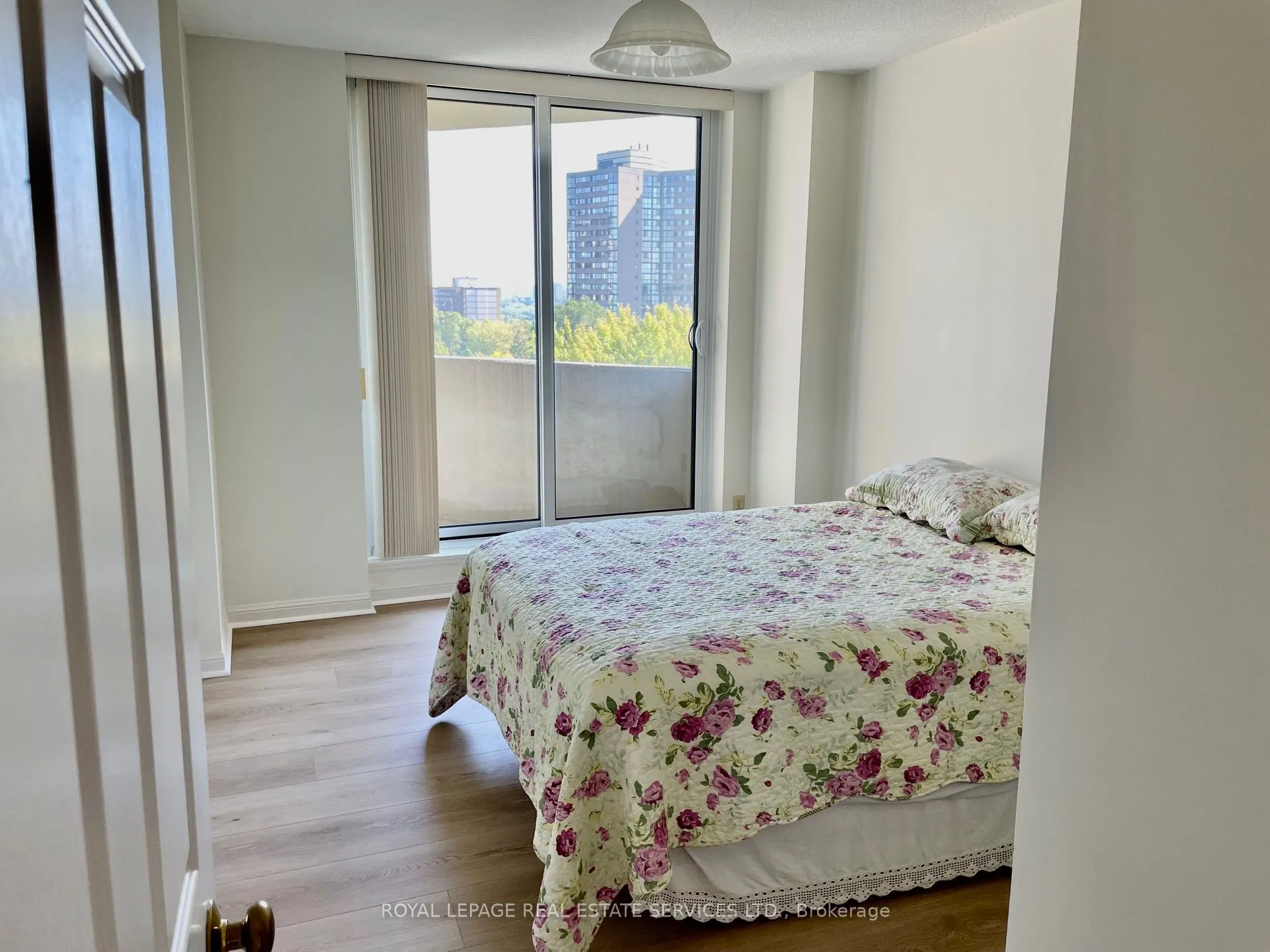 95 La Rose Avenue, #704