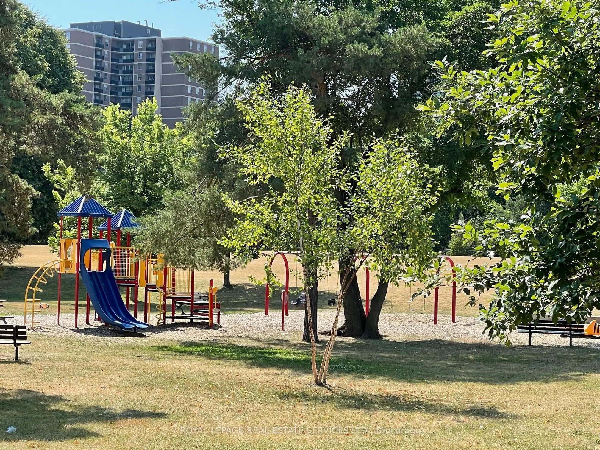 95 La Rose Avenue, #704