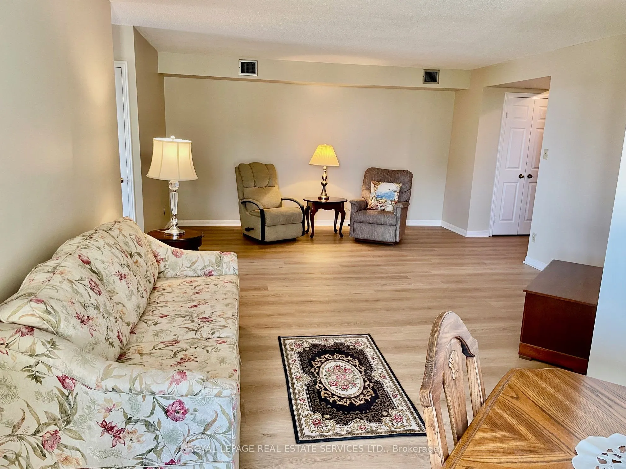 95 La Rose Avenue, #704