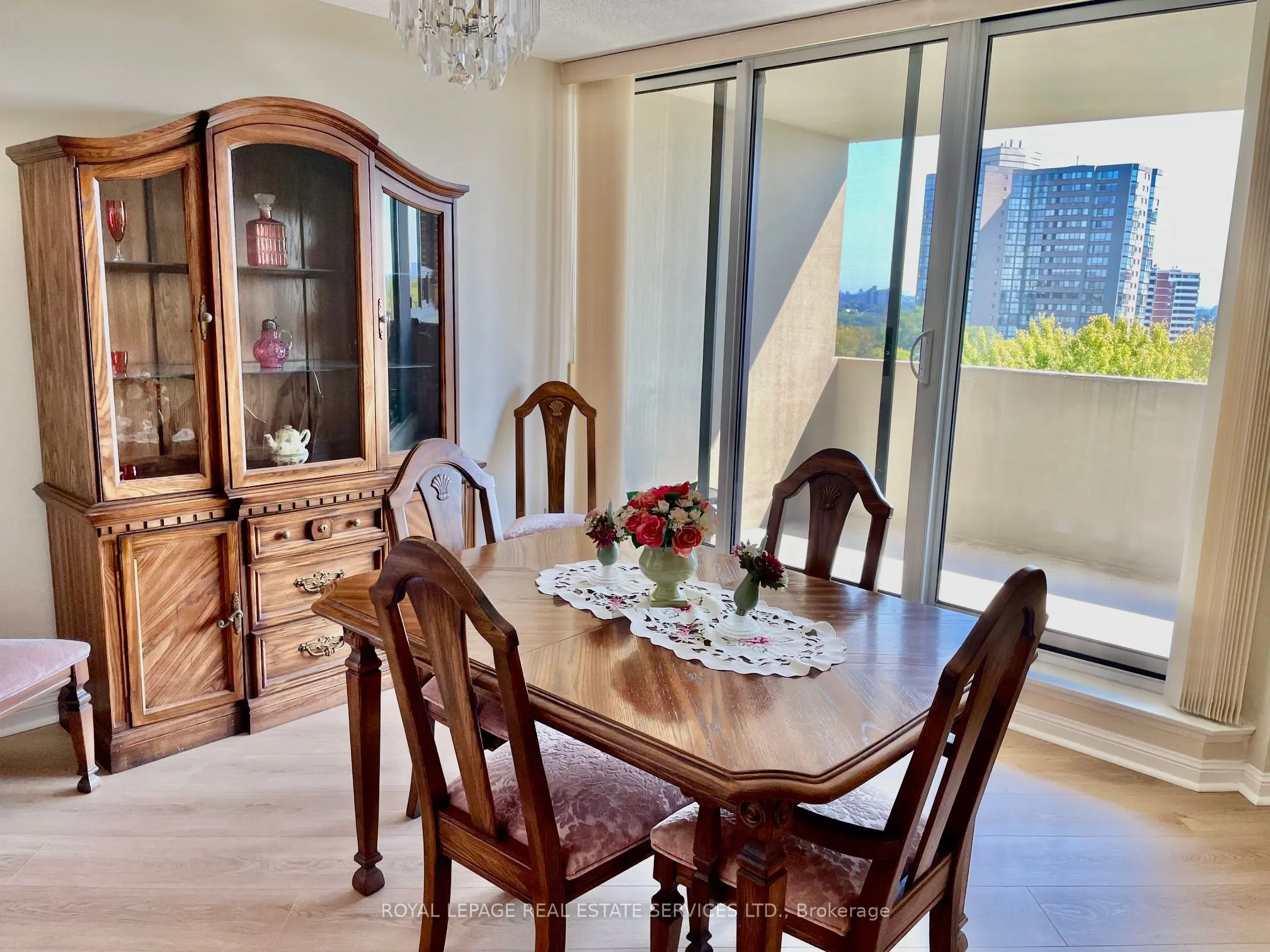 95 La Rose Avenue, #704