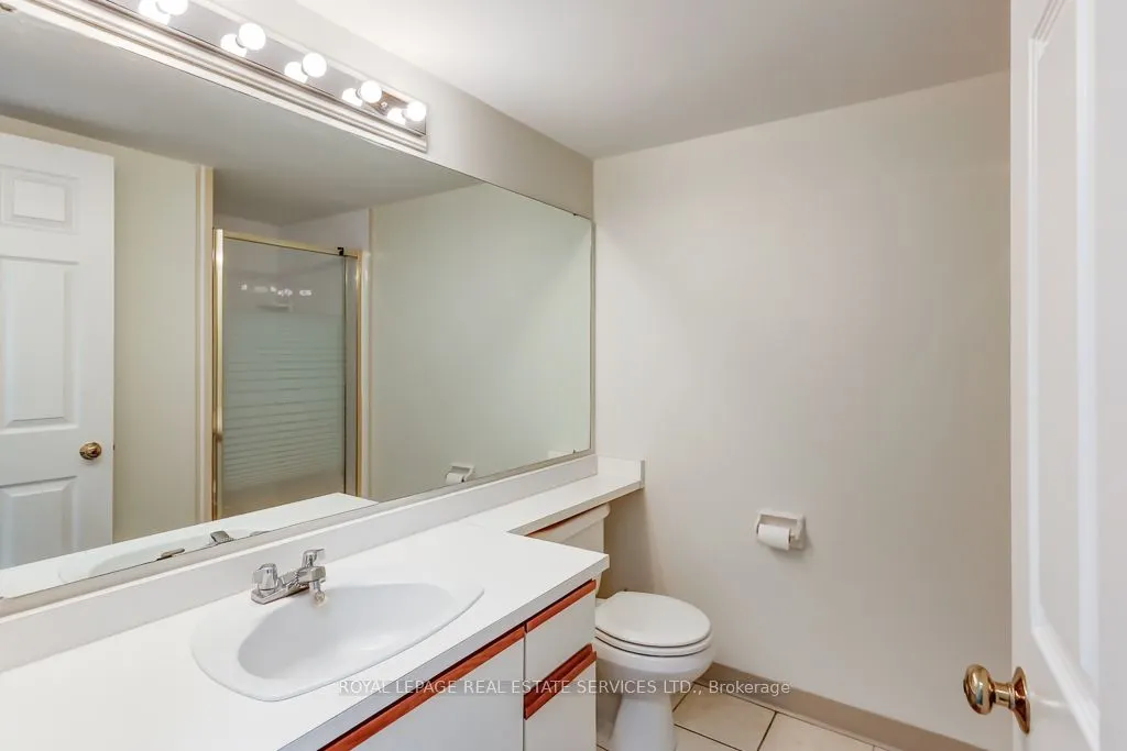 95 La Rose Avenue, #704