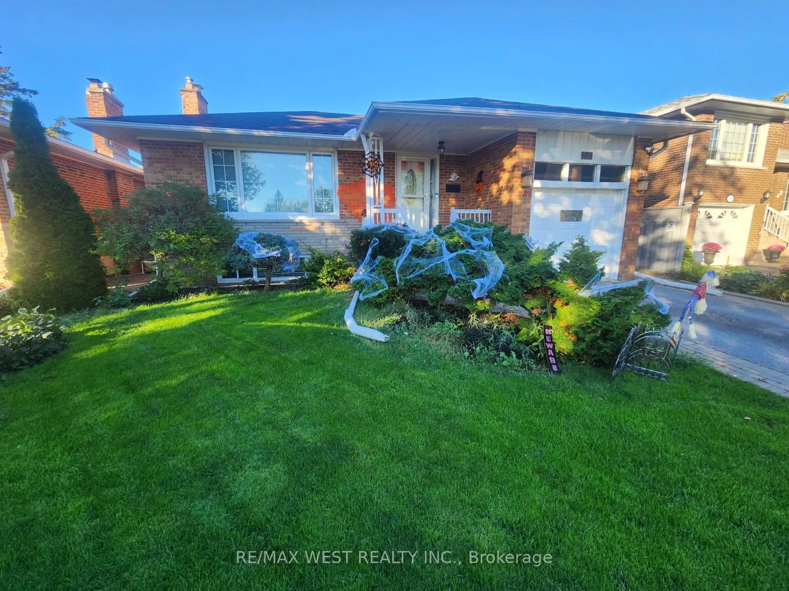 44 Landron Crescent, #Main Floor