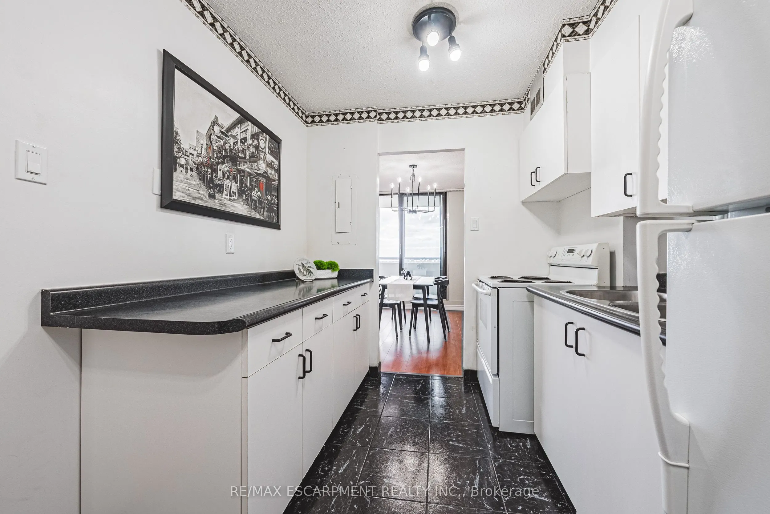 2055 UPPER MIDDLE Road, #1206