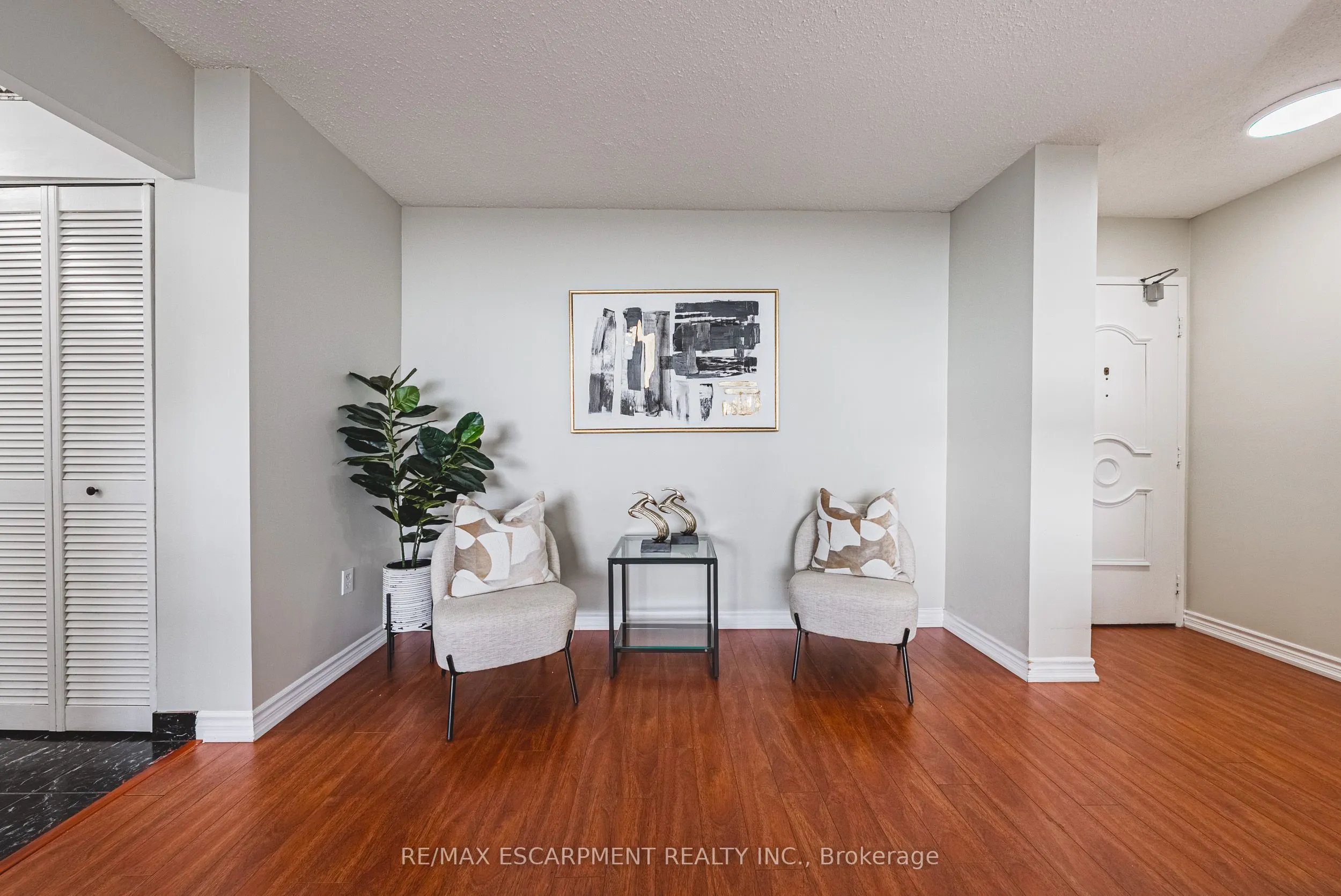 2055 UPPER MIDDLE Road, #1206