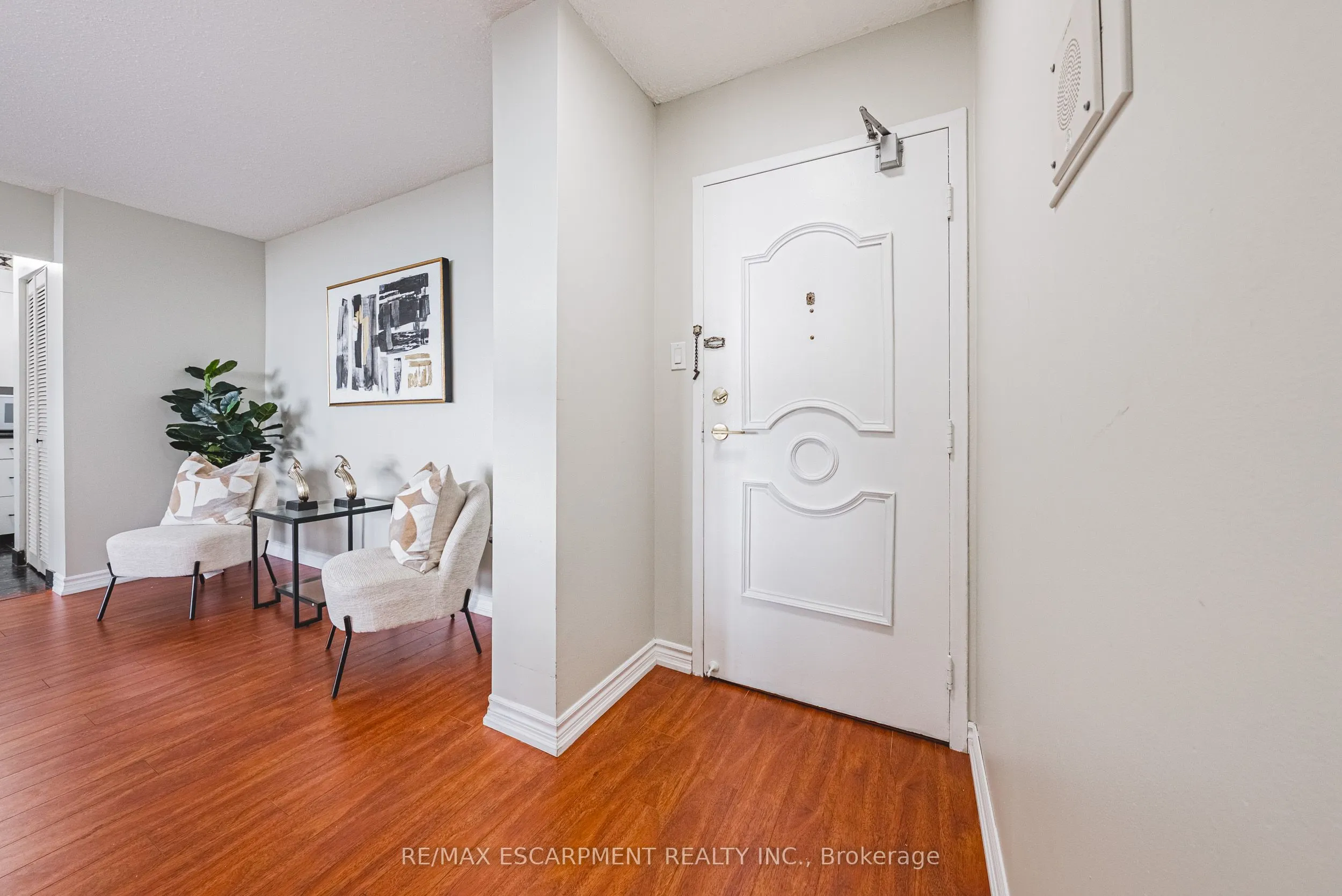 2055 UPPER MIDDLE Road, #1206