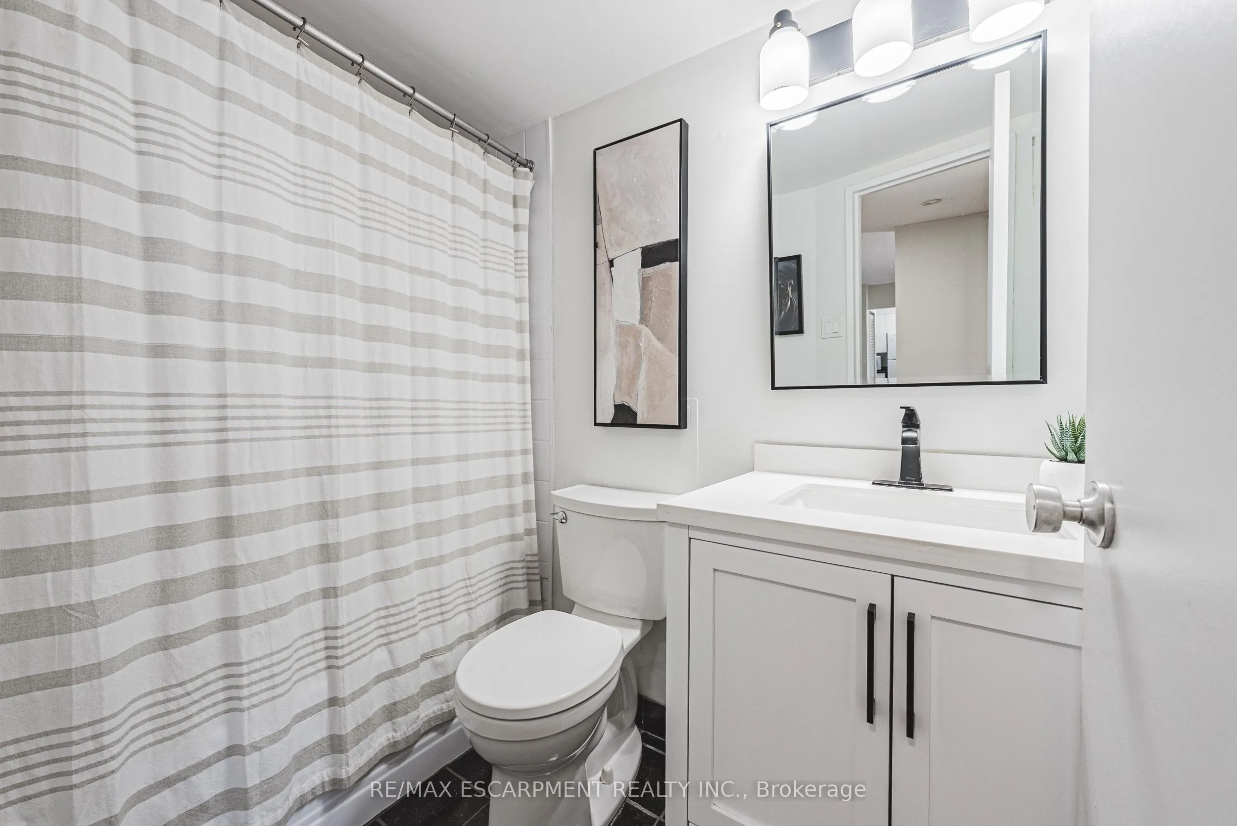 2055 UPPER MIDDLE Road, #1206