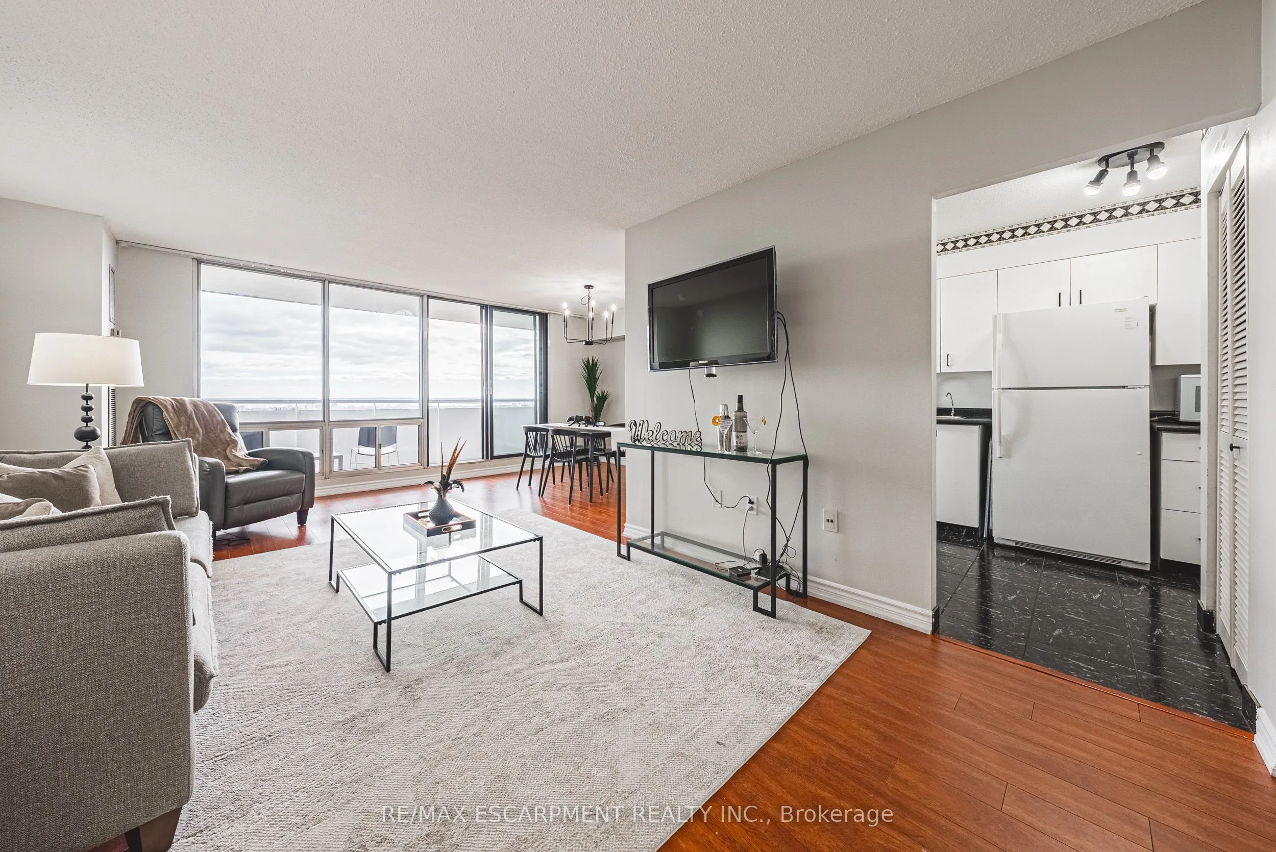 2055 UPPER MIDDLE Road, #1206