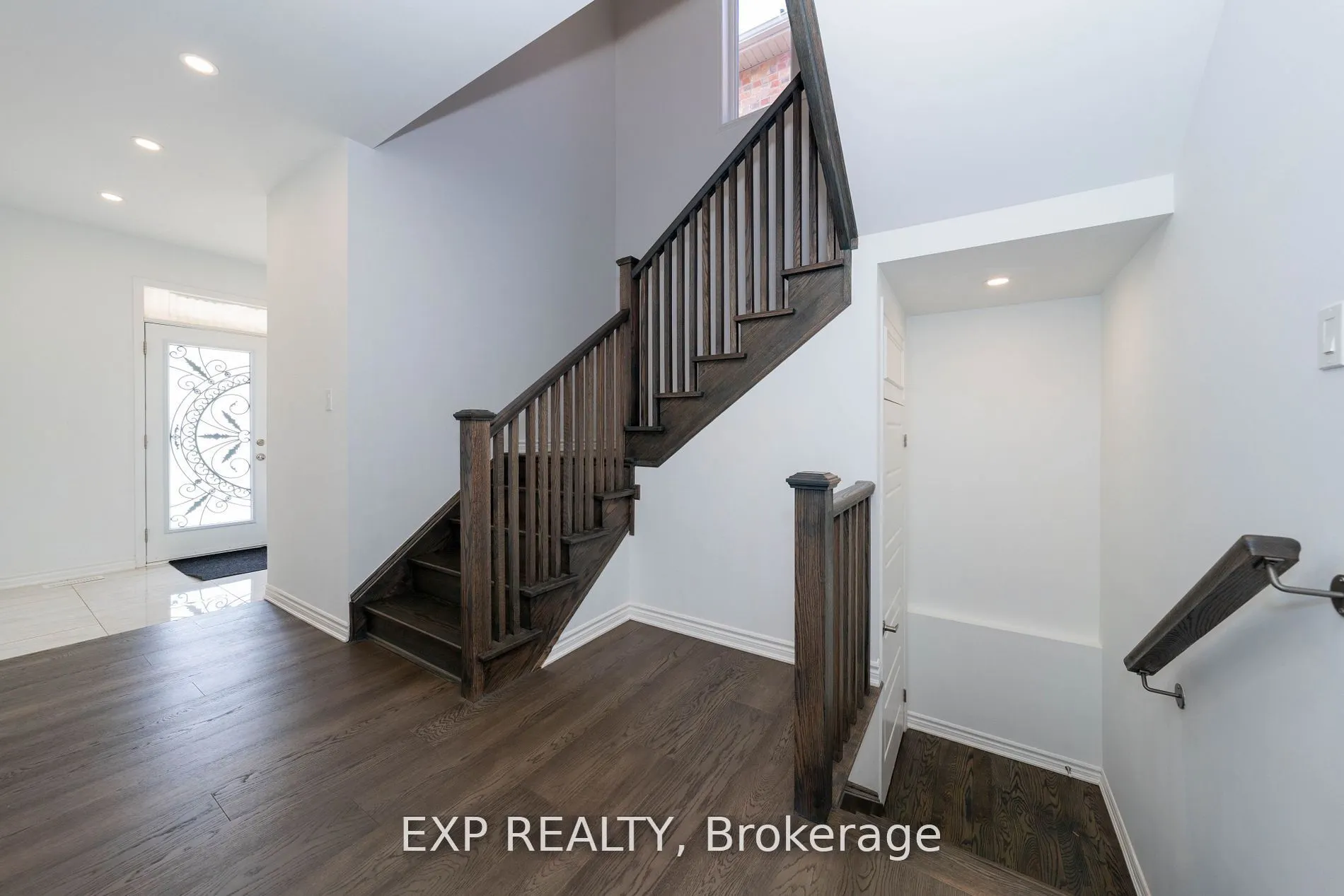 558 Kennedy Circle W