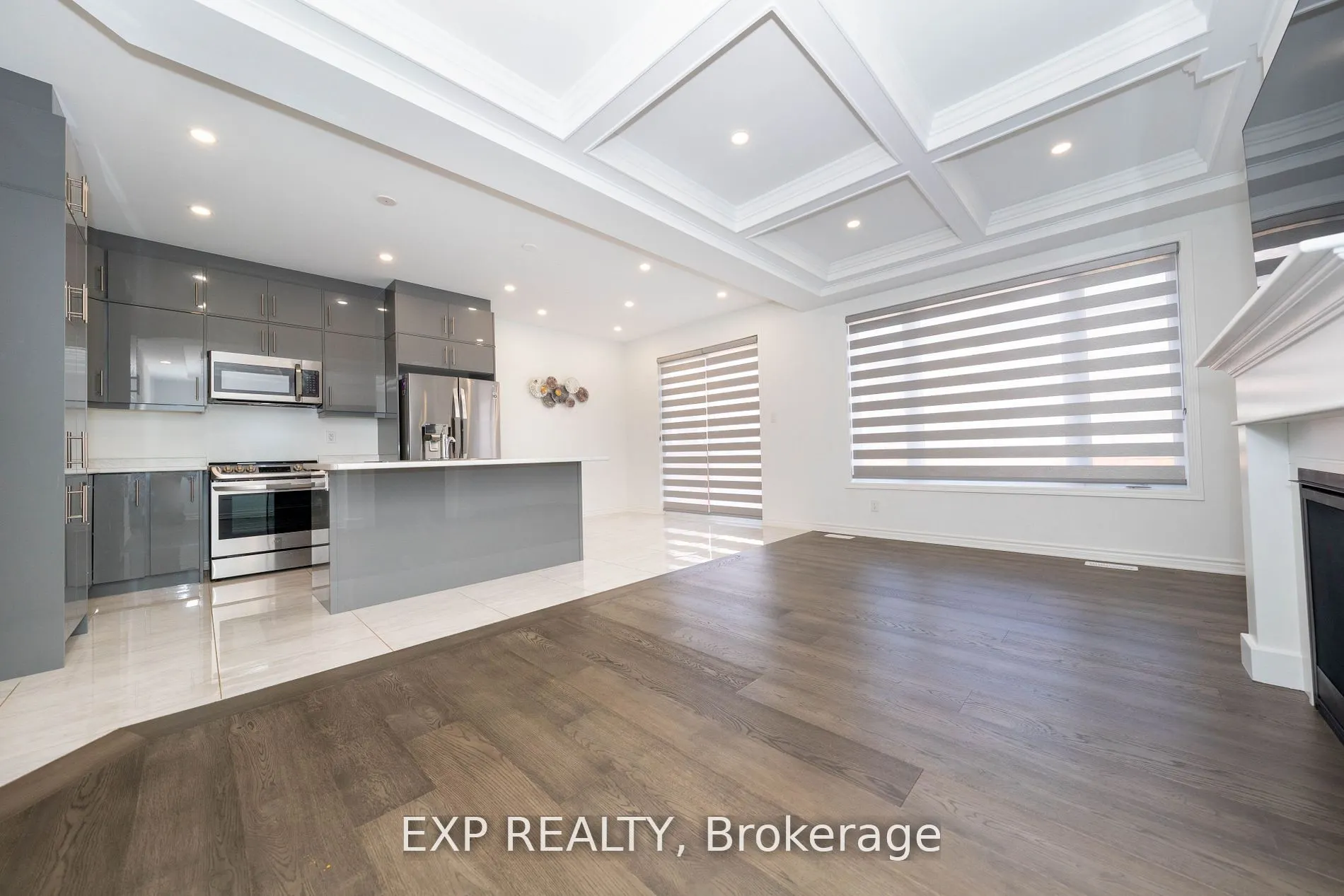 558 Kennedy Circle W