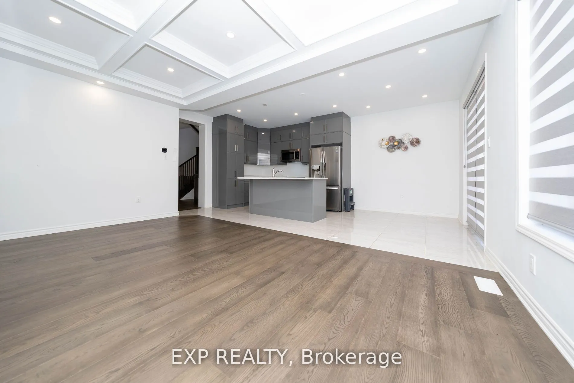 558 Kennedy Circle W