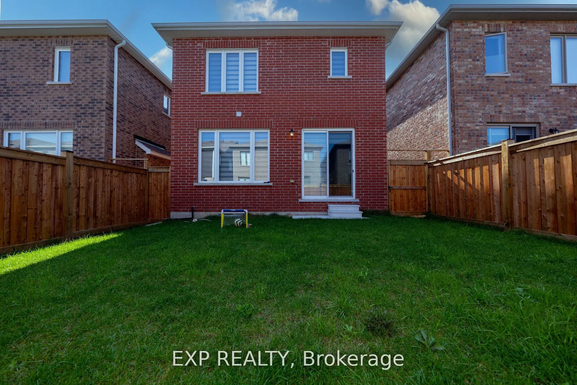 558 Kennedy Circle W