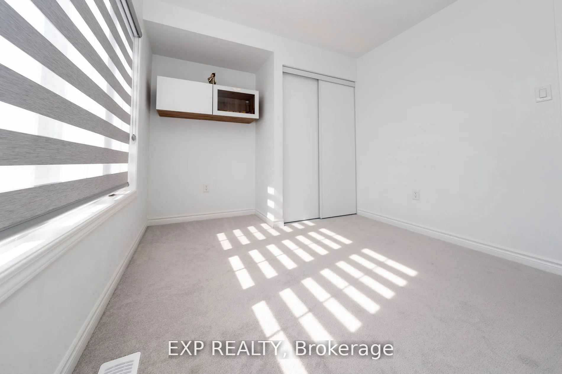 558 Kennedy Circle W