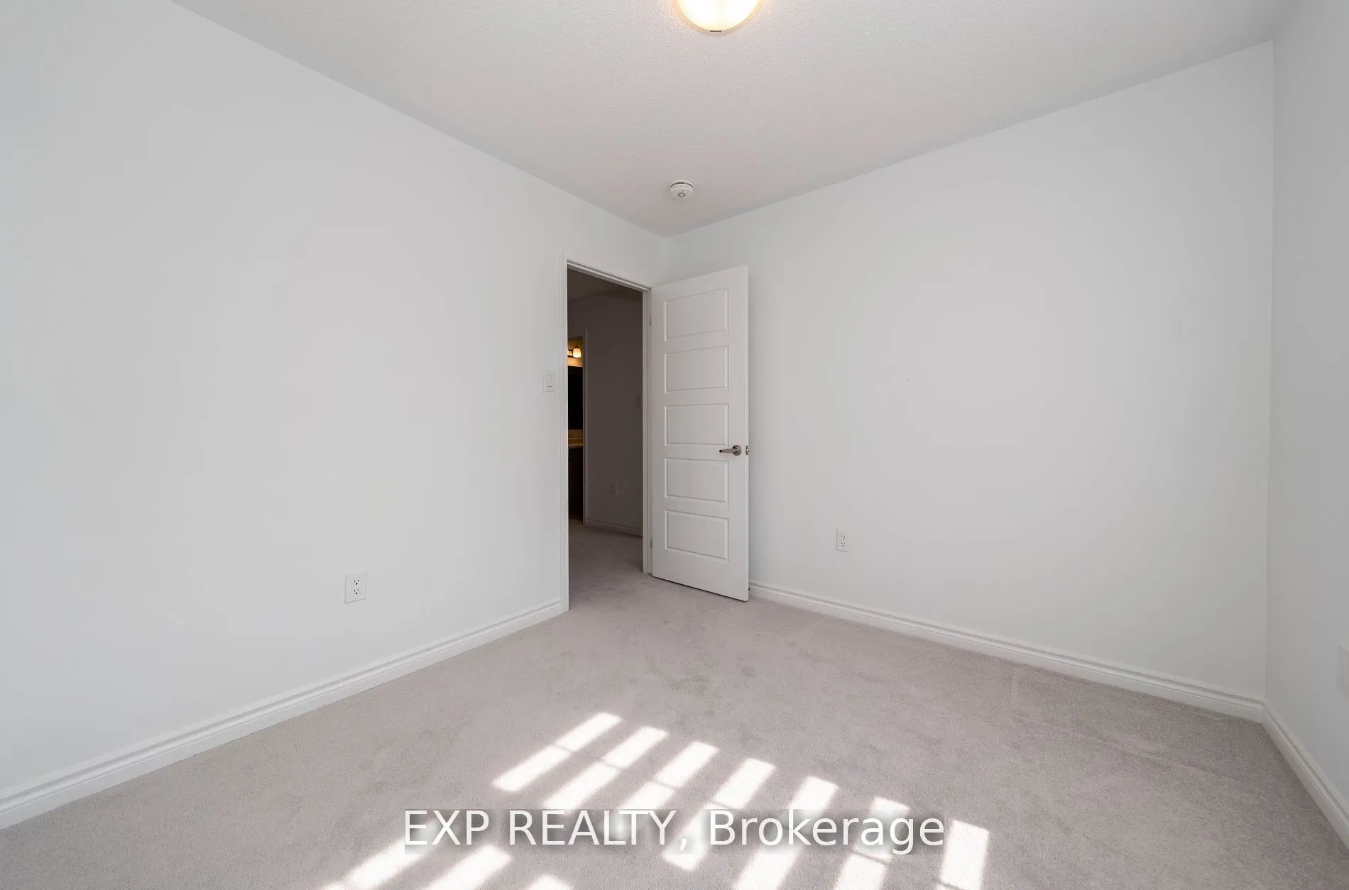 558 Kennedy Circle W