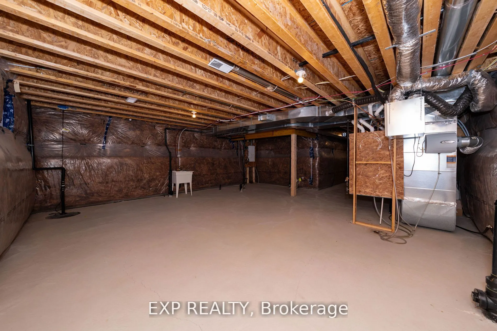 558 Kennedy Circle W