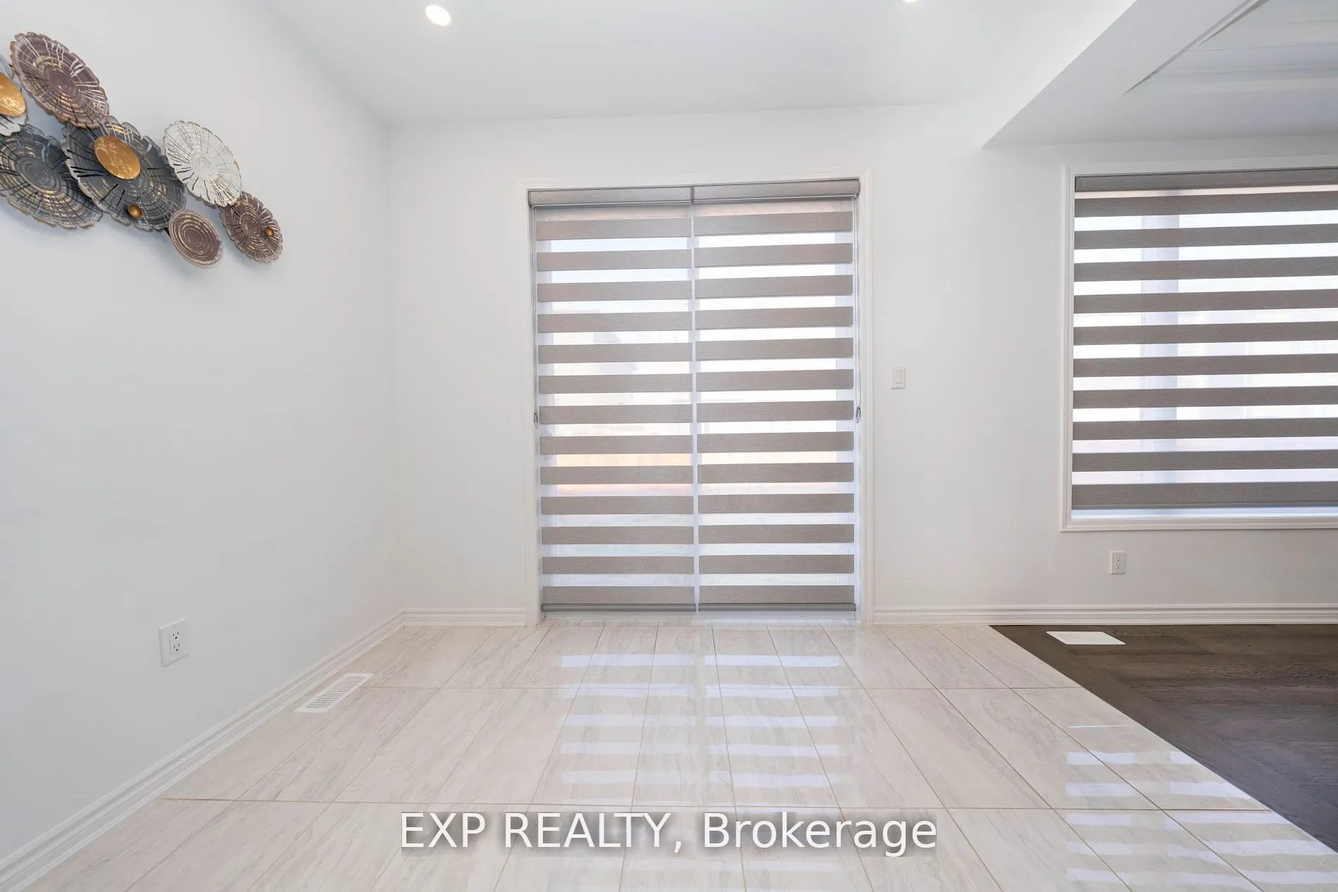 558 Kennedy Circle W