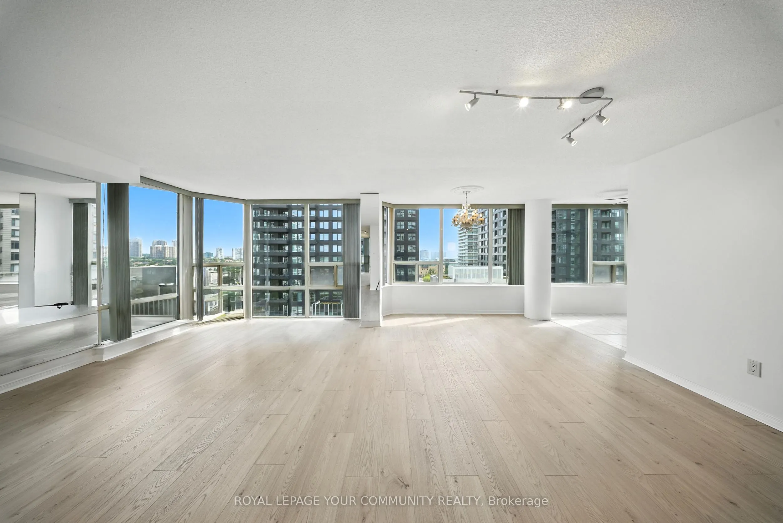 330 Rathburn Road W, #1404