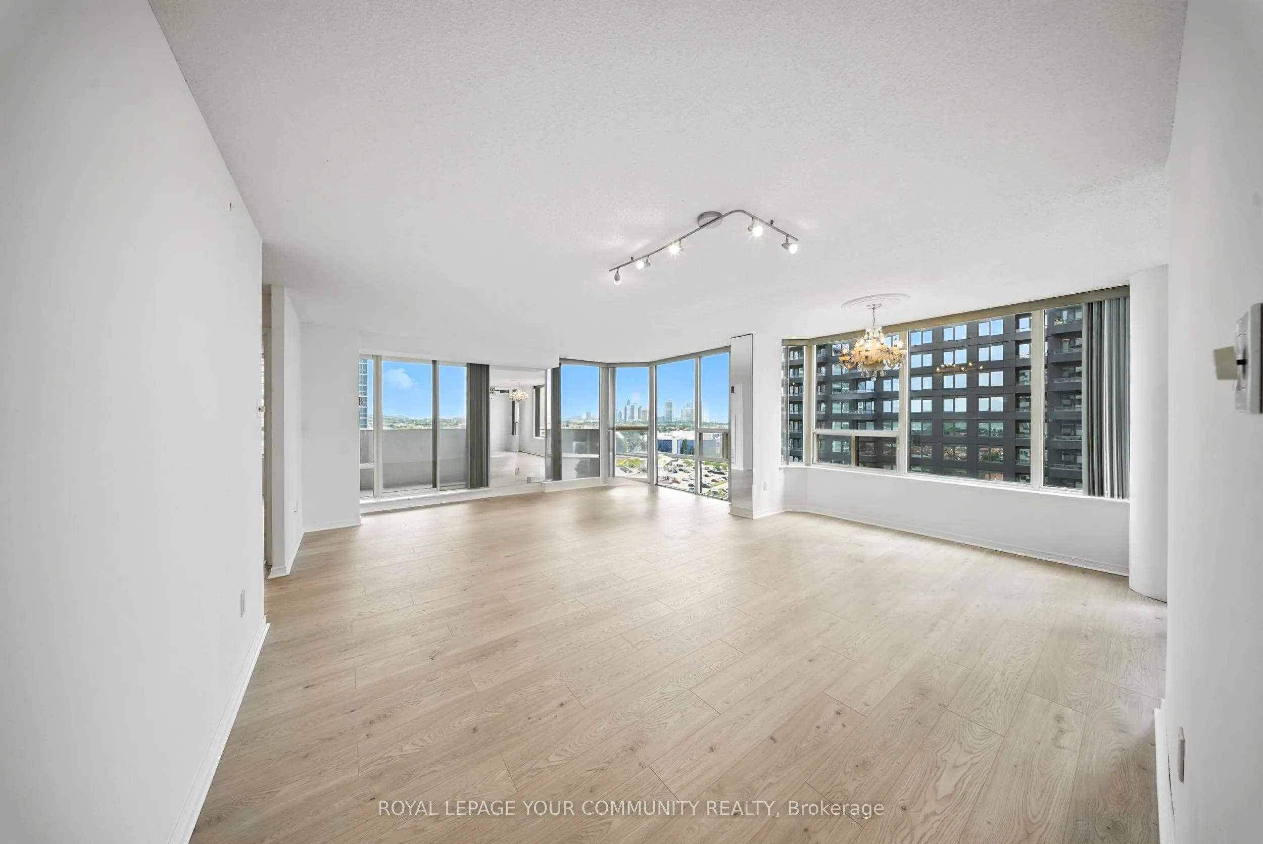 330 Rathburn Road W, #1404