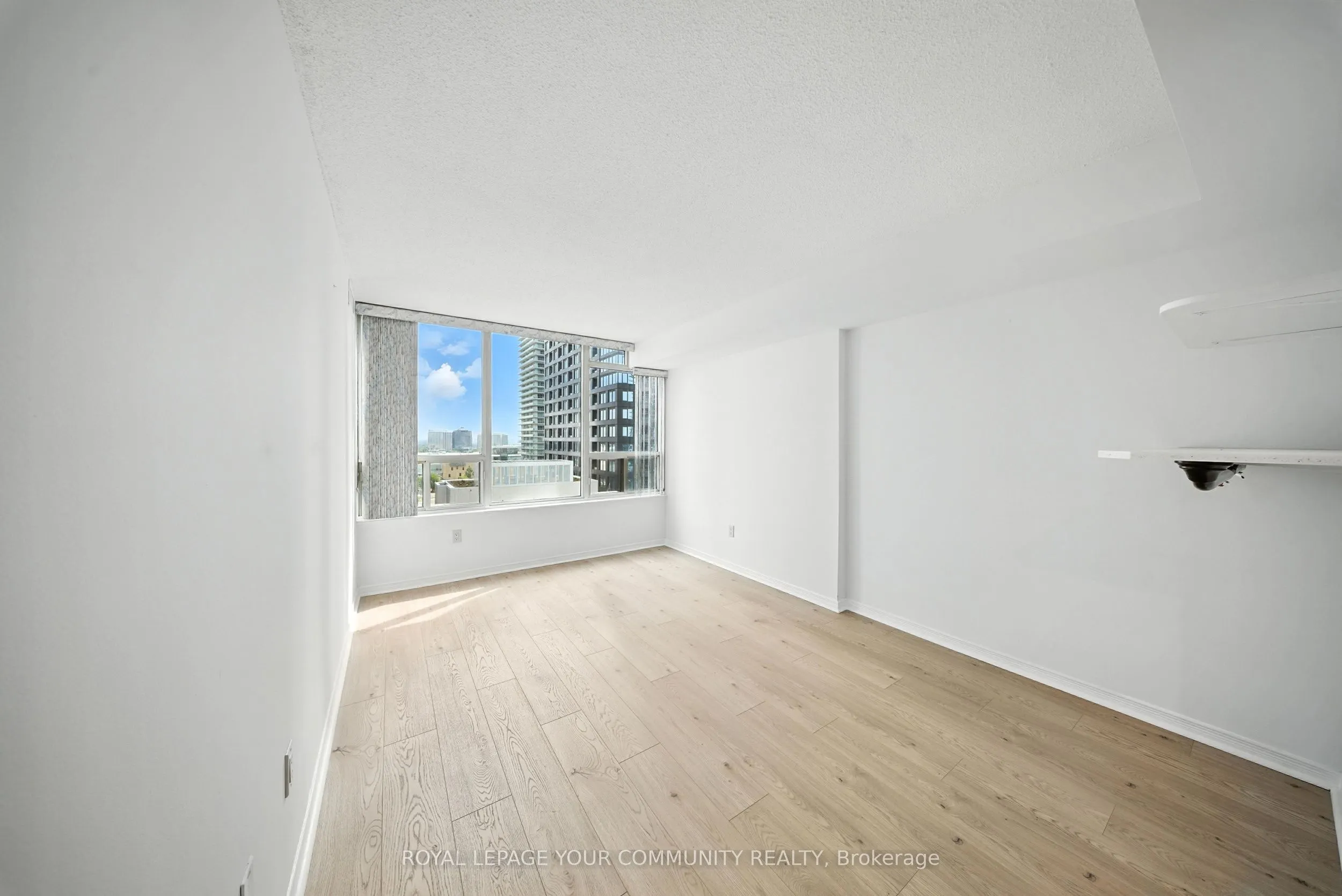 330 Rathburn Road W, #1404