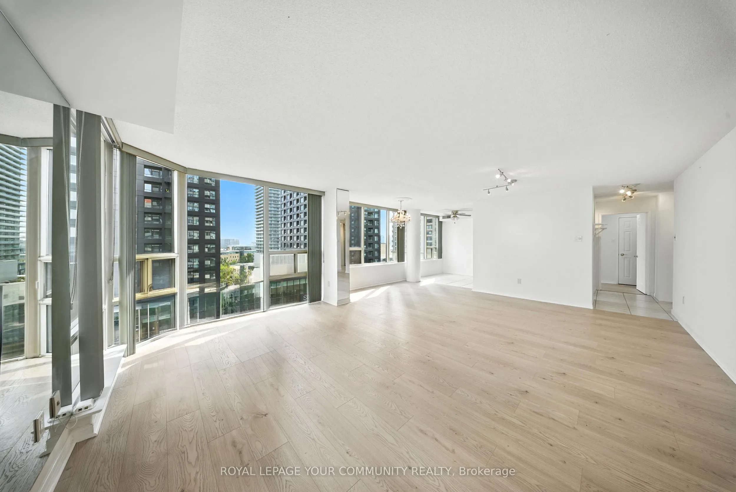 330 Rathburn Road W, #1404