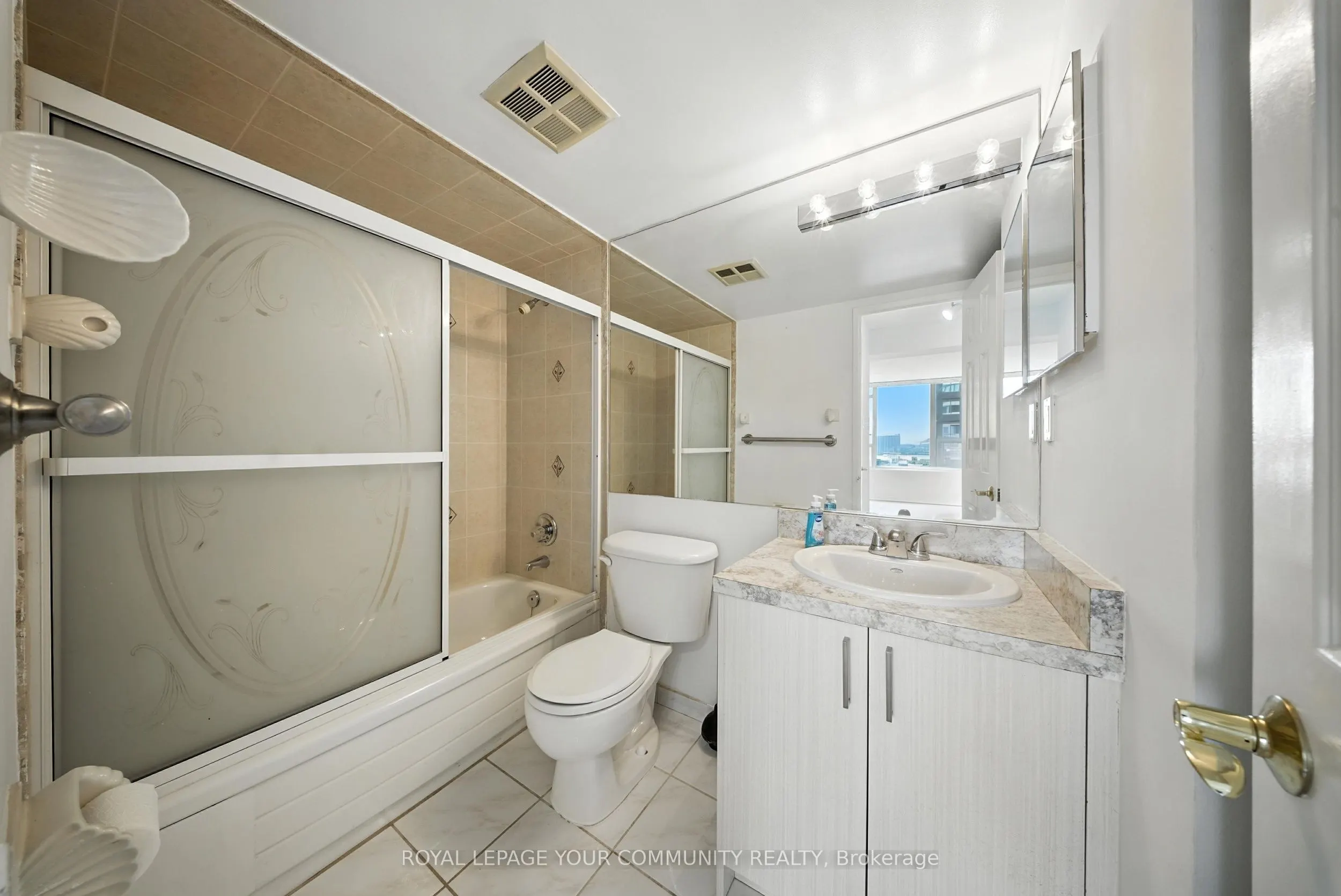 330 Rathburn Road W, #1404