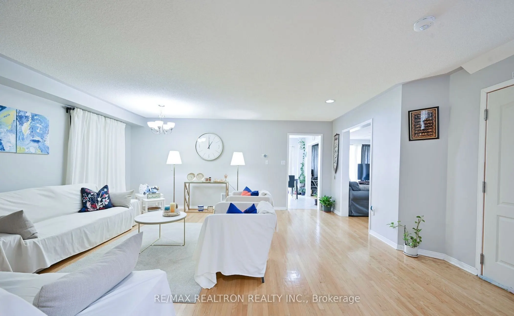 61 Fallstar Crescent