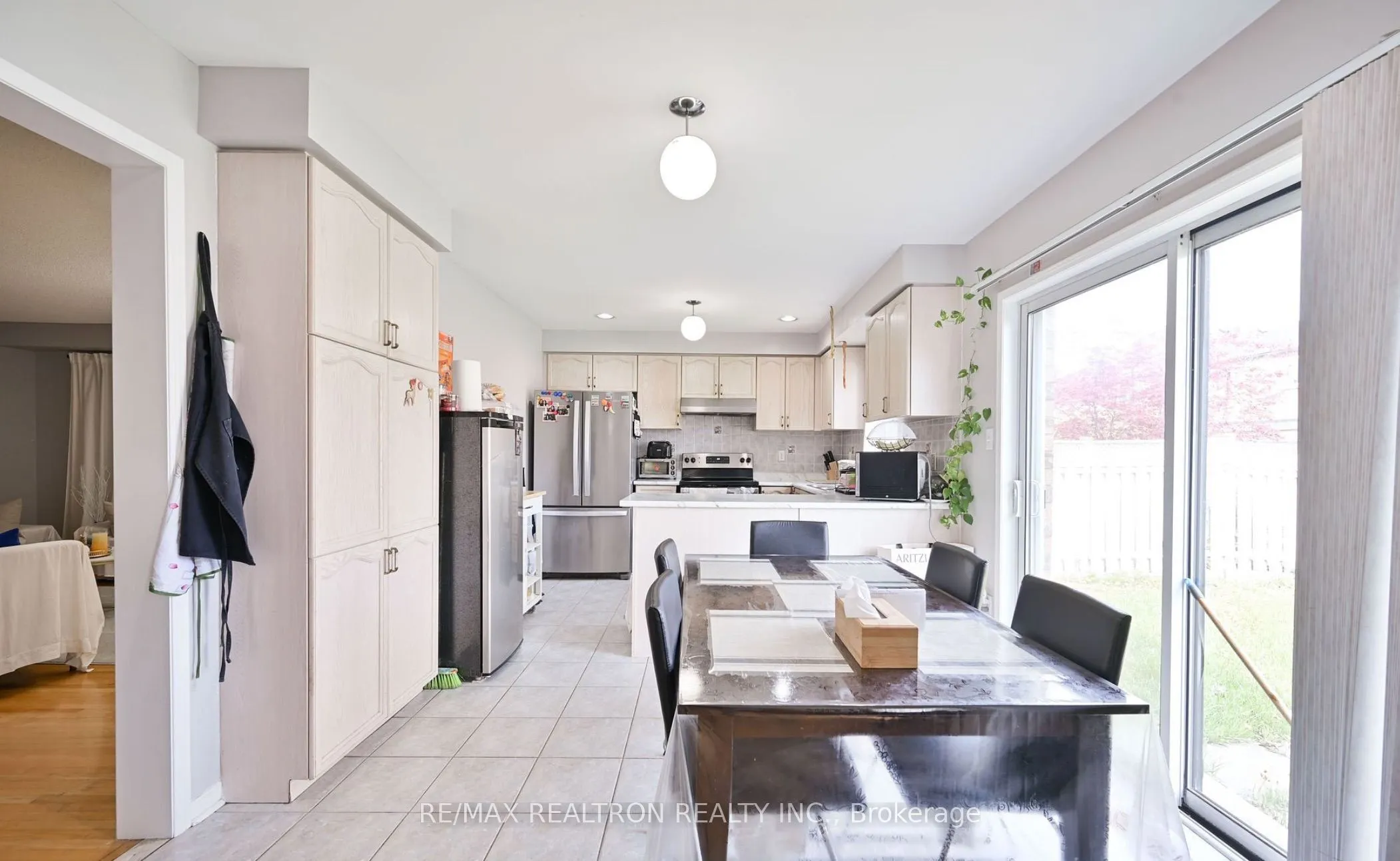 61 Fallstar Crescent