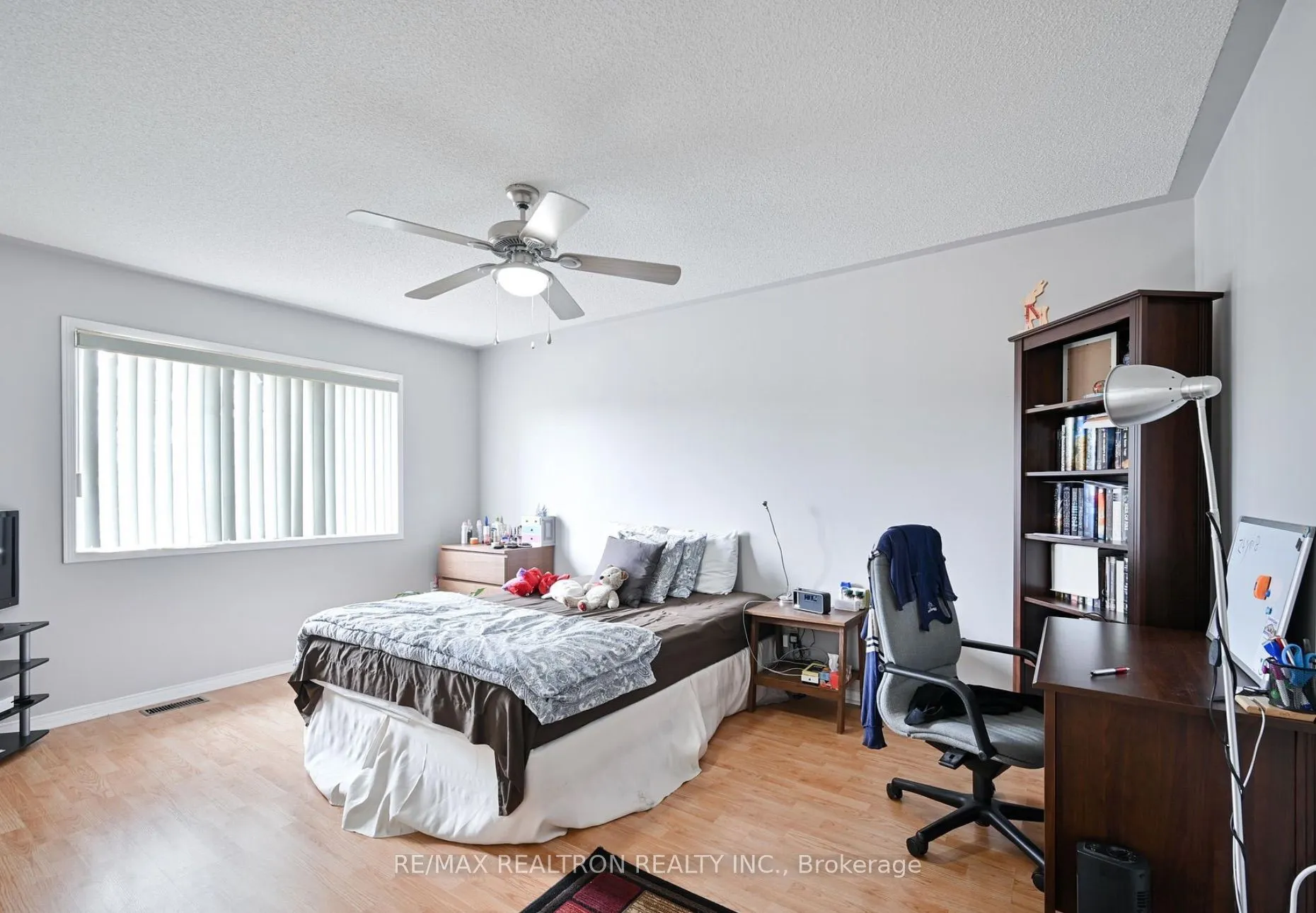 61 Fallstar Crescent