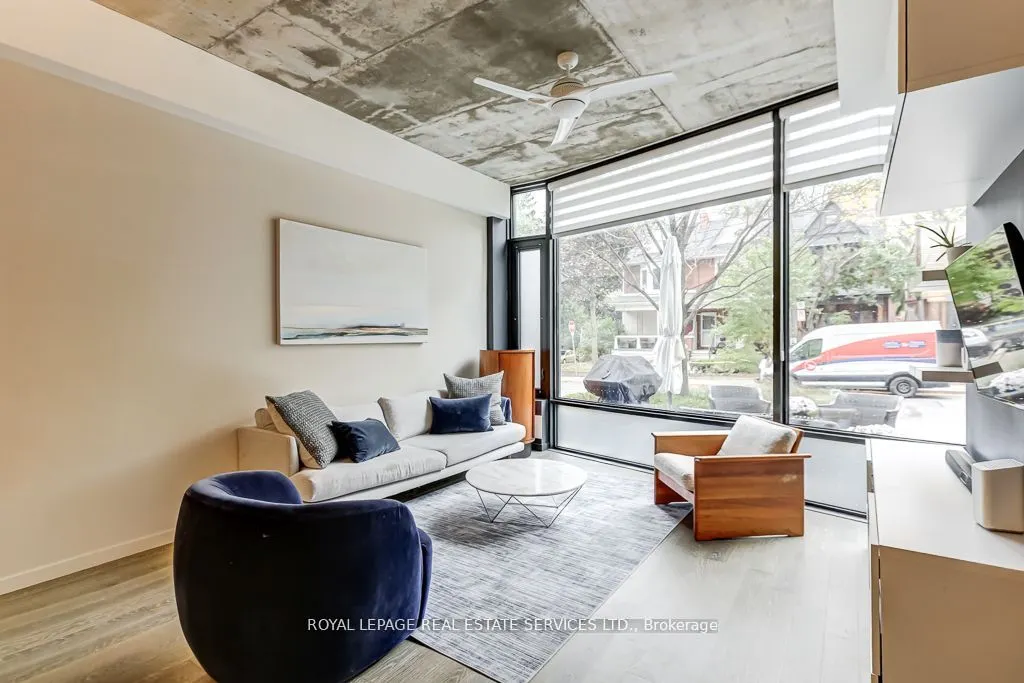 373 Sorauren Avenue, #04