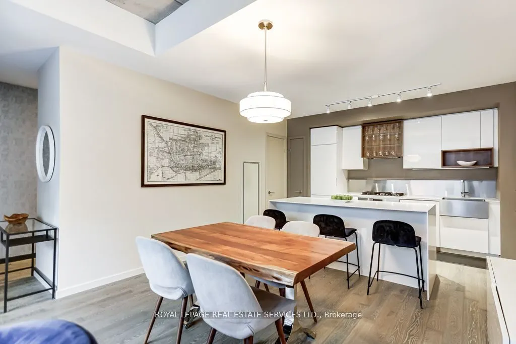 373 Sorauren Avenue, #04