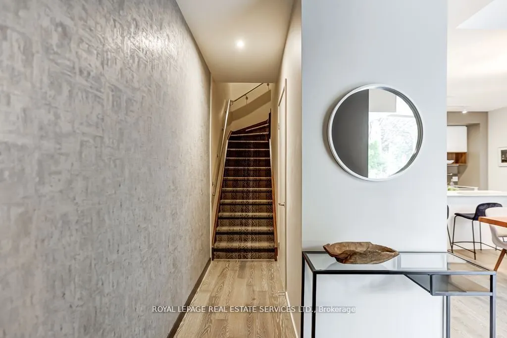 373 Sorauren Avenue, #04